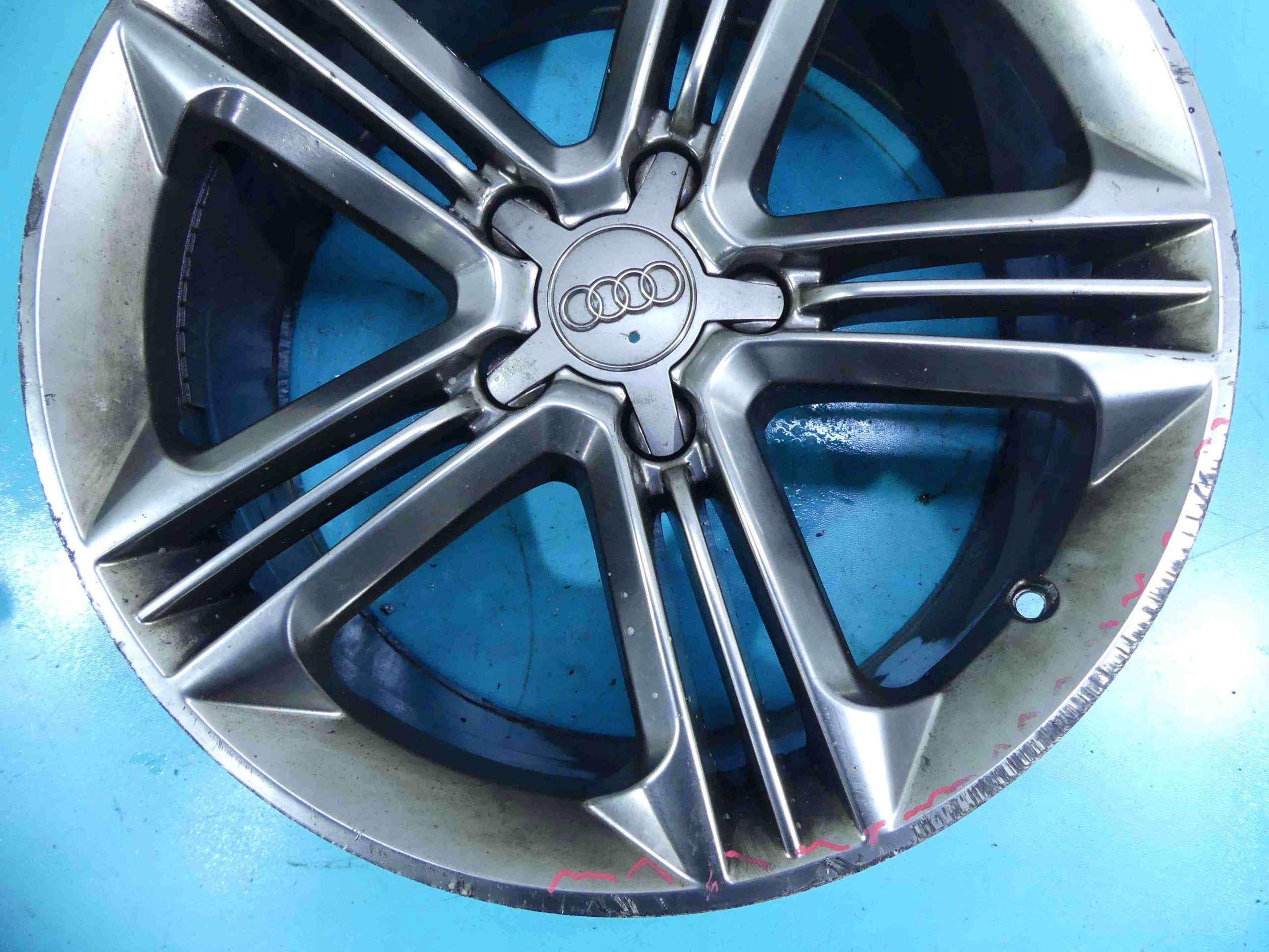 1x Alu Felge Audi A6 Aluminum rim 18 Zoll 8.0J 5x112 35ET