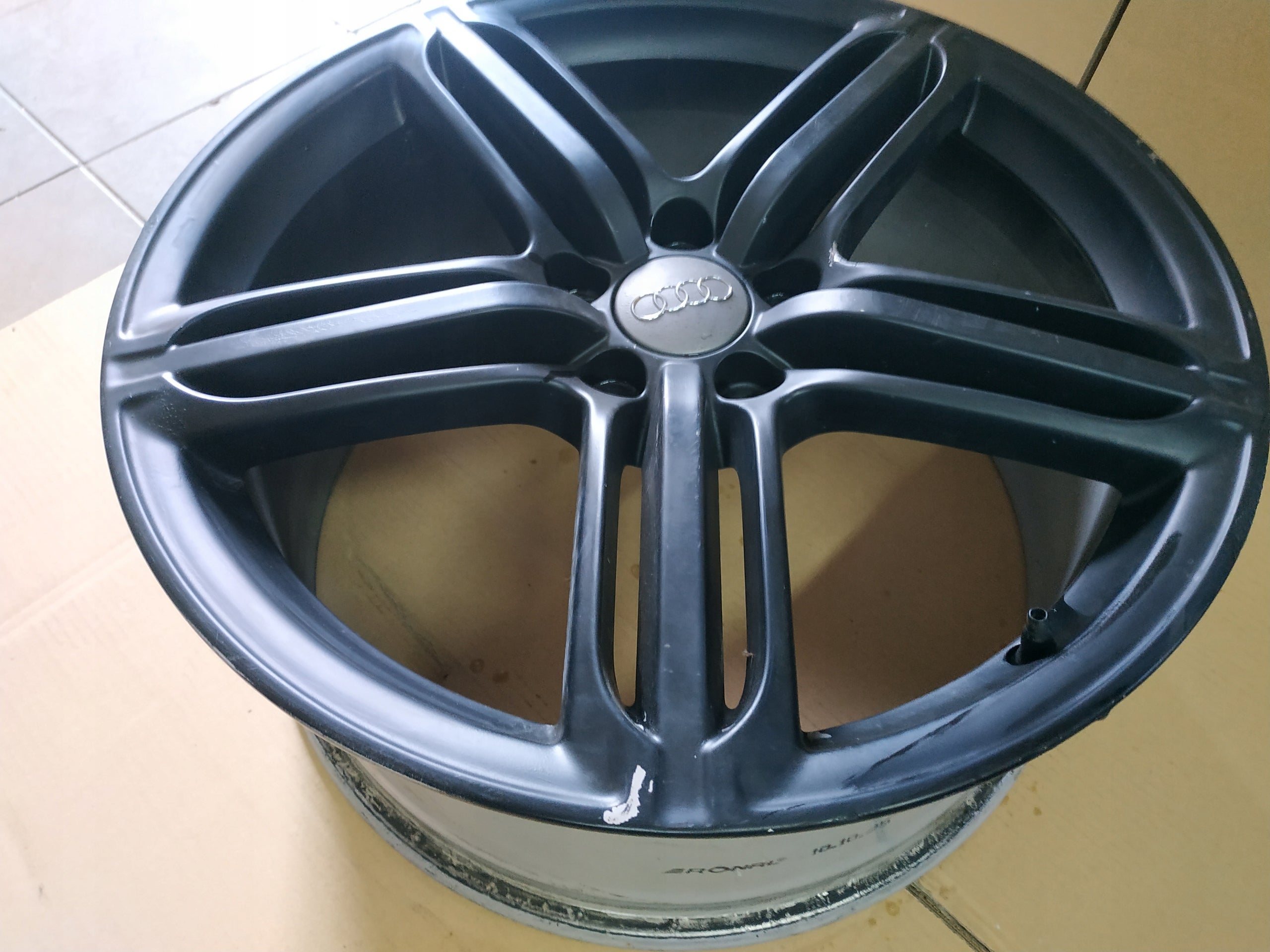 1x Alu Felge Audi A6 Aluminum rim 19 Zoll 8.5J 5x112 48ET 4F0601025DE