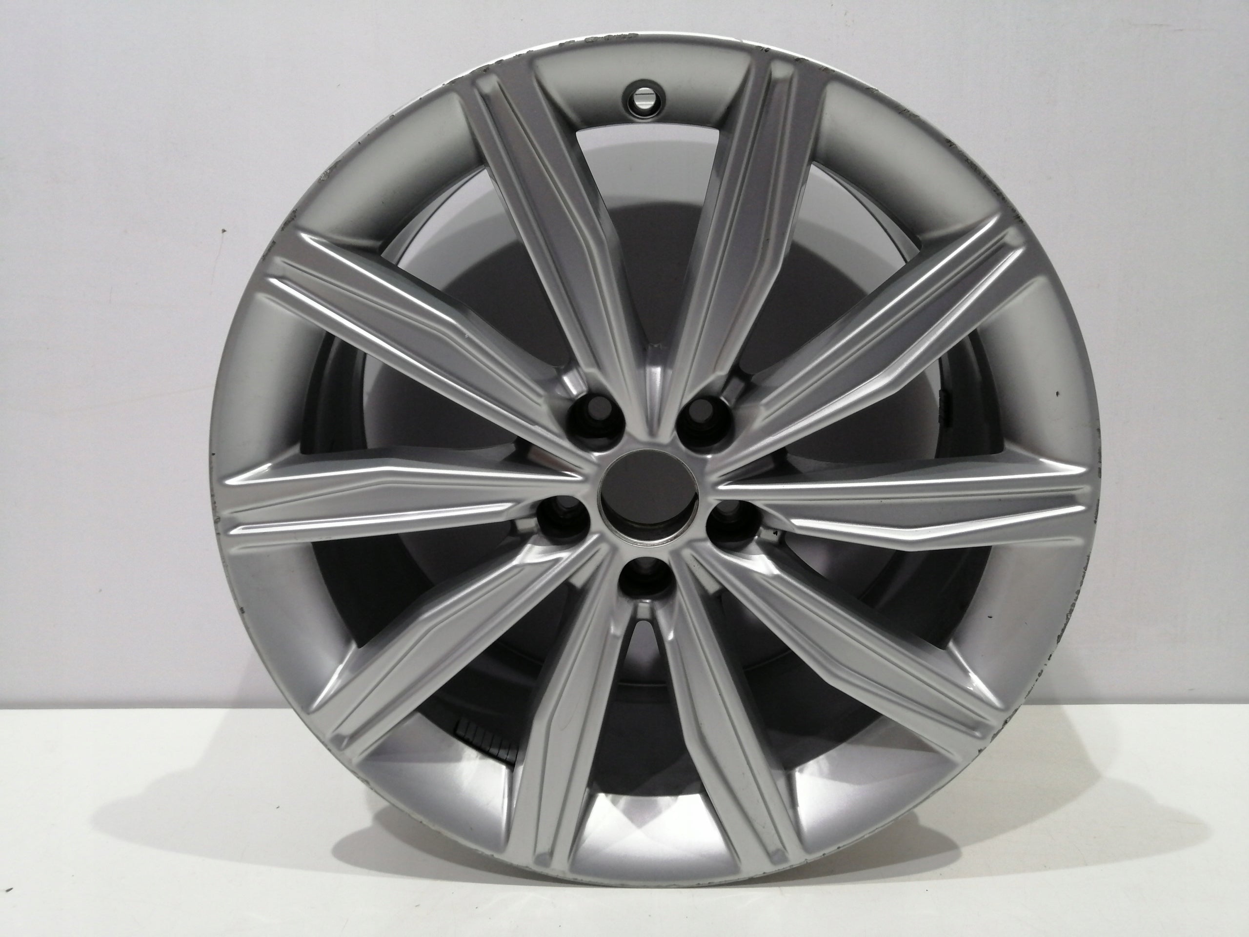 1x Alu Felge Audi A6 Aluminum rim 19 Zoll 8.5J 5x112 4K0601025GA