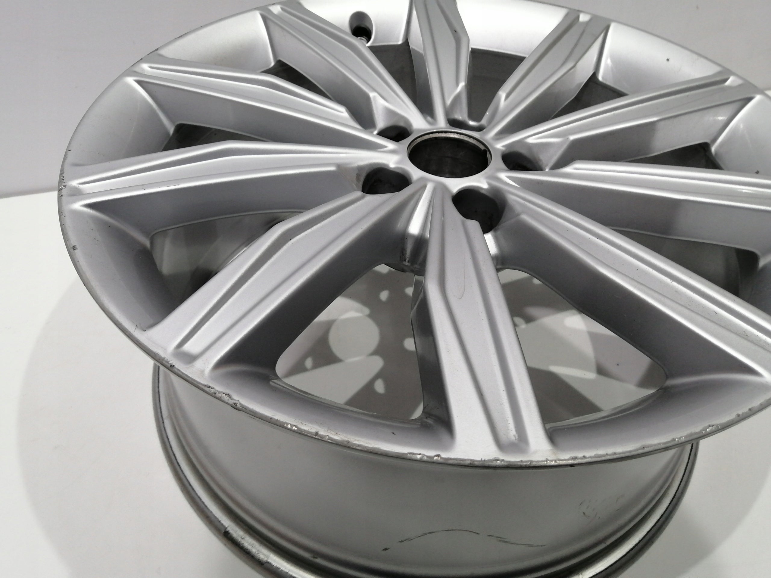 1x Alu Felge Audi A6 Aluminum rim 19 Zoll 8.5J 5x112 4K0601025GA