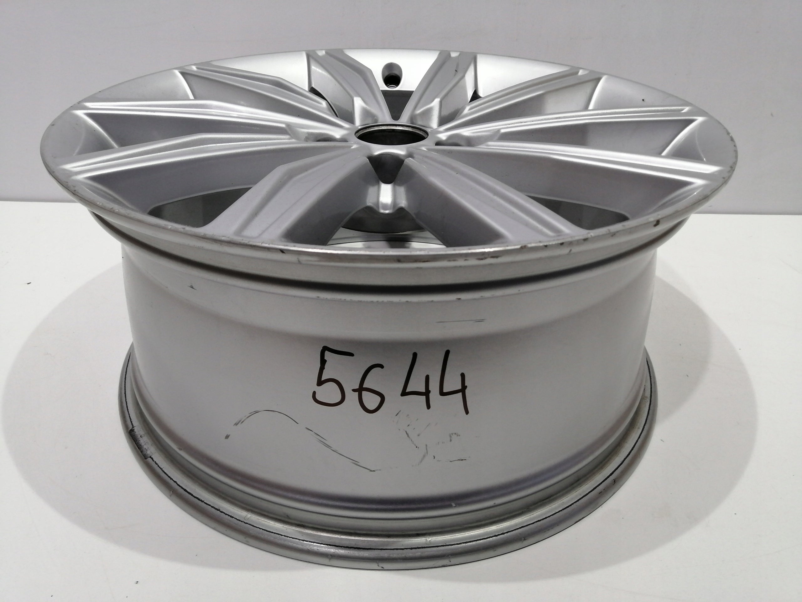 1x Alu Felge Audi A6 Aluminum rim 19 Zoll 8.5J 5x112 4K0601025GA