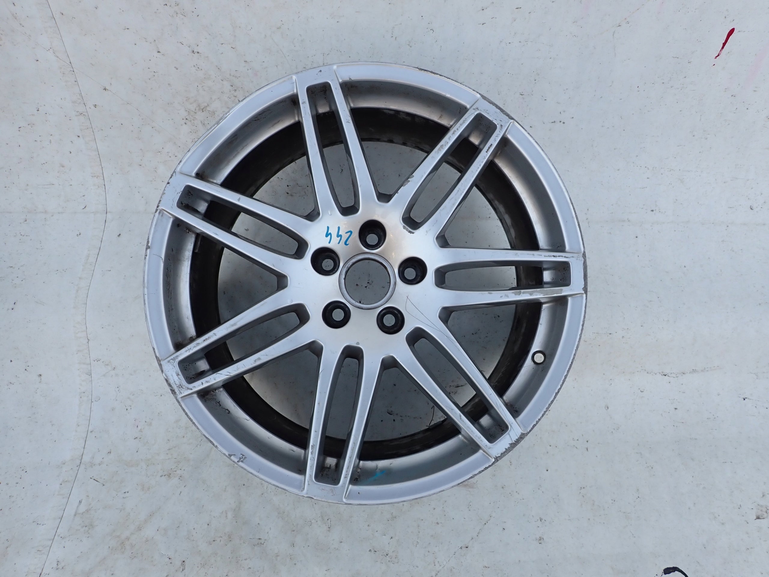  1x Alu Felge Audi A6 Aluminum rim 19 Zoll 8.5J 48ET 4F0601025BA product image