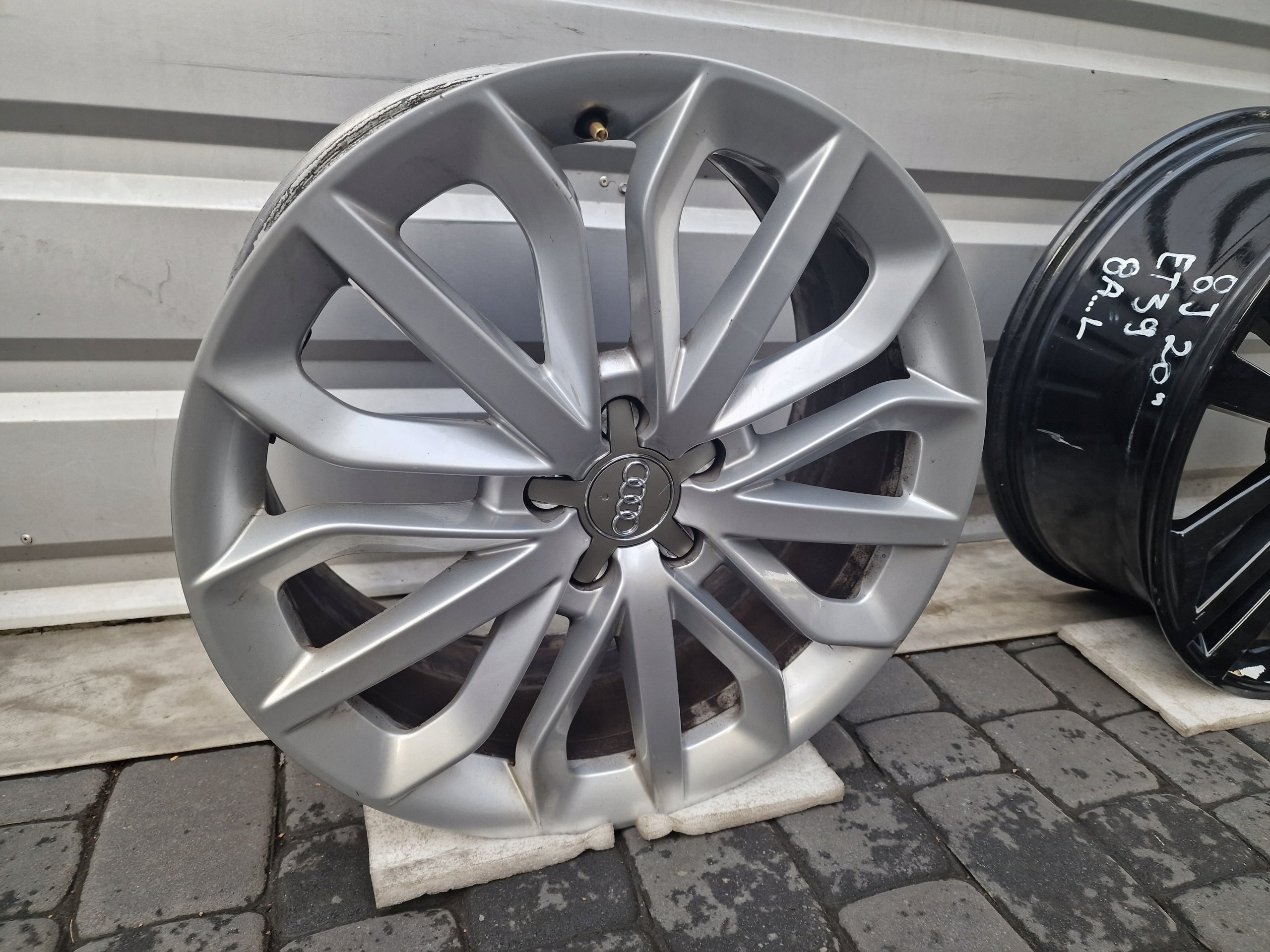 1x Alu Felge Audi A6 Aluminum rim 19 Zoll 8.5J 5x112 45ET