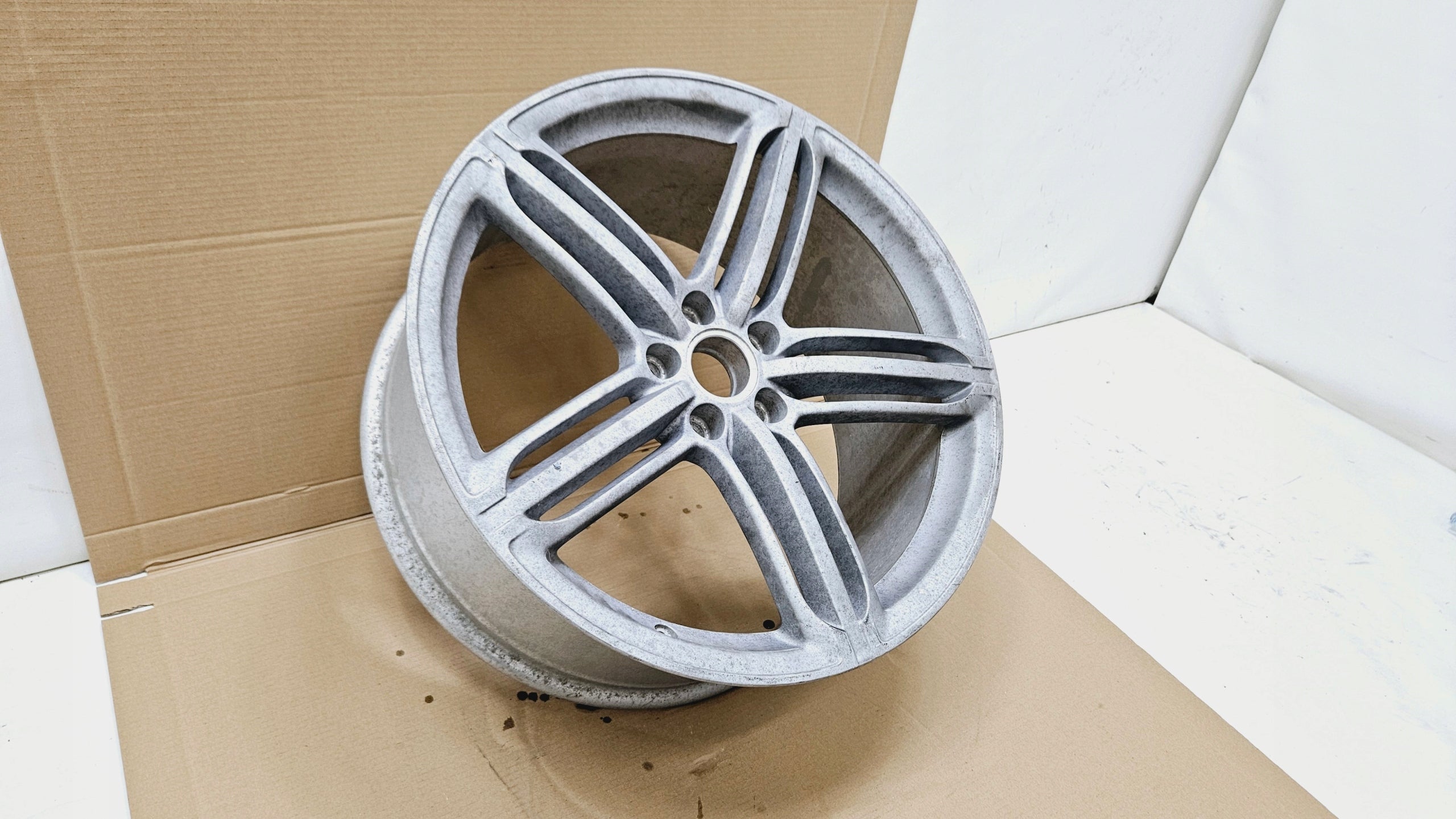 1x Alu Felge Audi A6 Aluminum rim 9 Zoll 9.0J 5x112 4F0601025BT