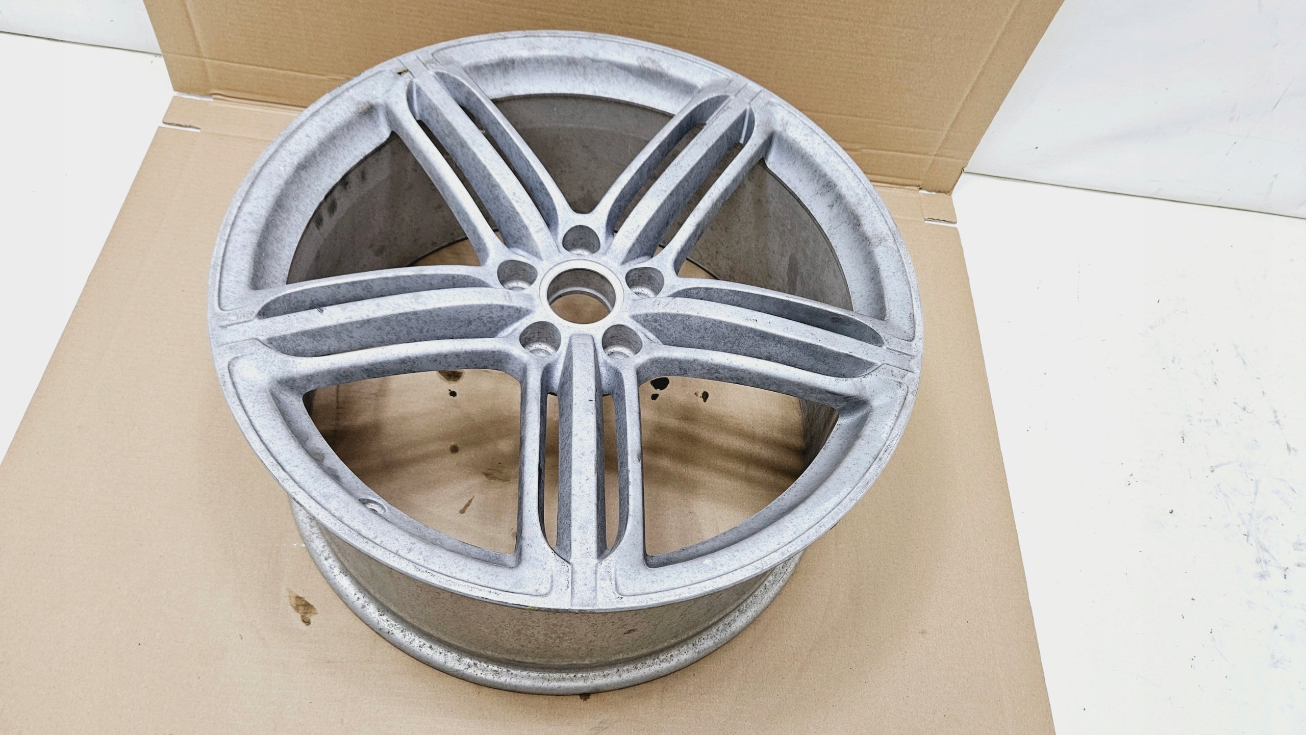 1x Alu Felge Audi A6 Aluminum rim 9 Zoll 9.0J 5x112 4F0601025BT