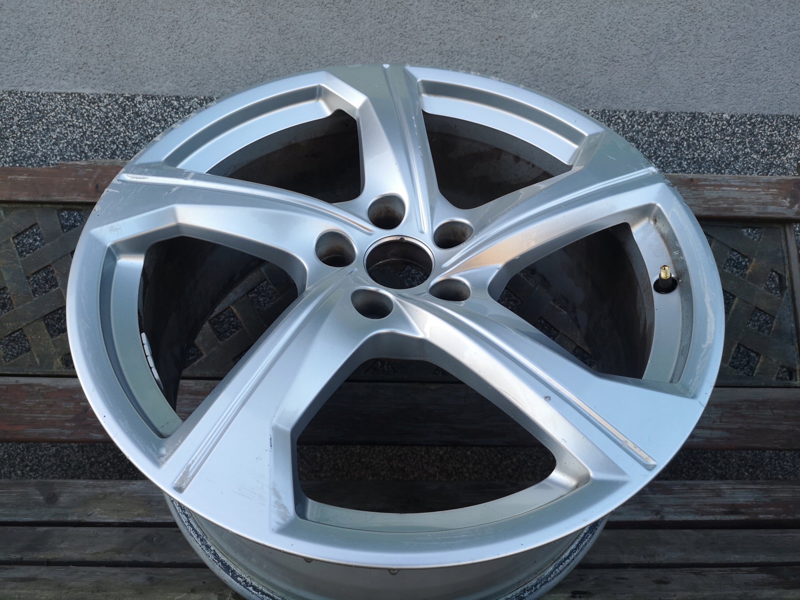 1x Alu Felge Audi A6 Aluminum rim 19 Zoll 8.5J 5x112 40ET 4K0601025AJ