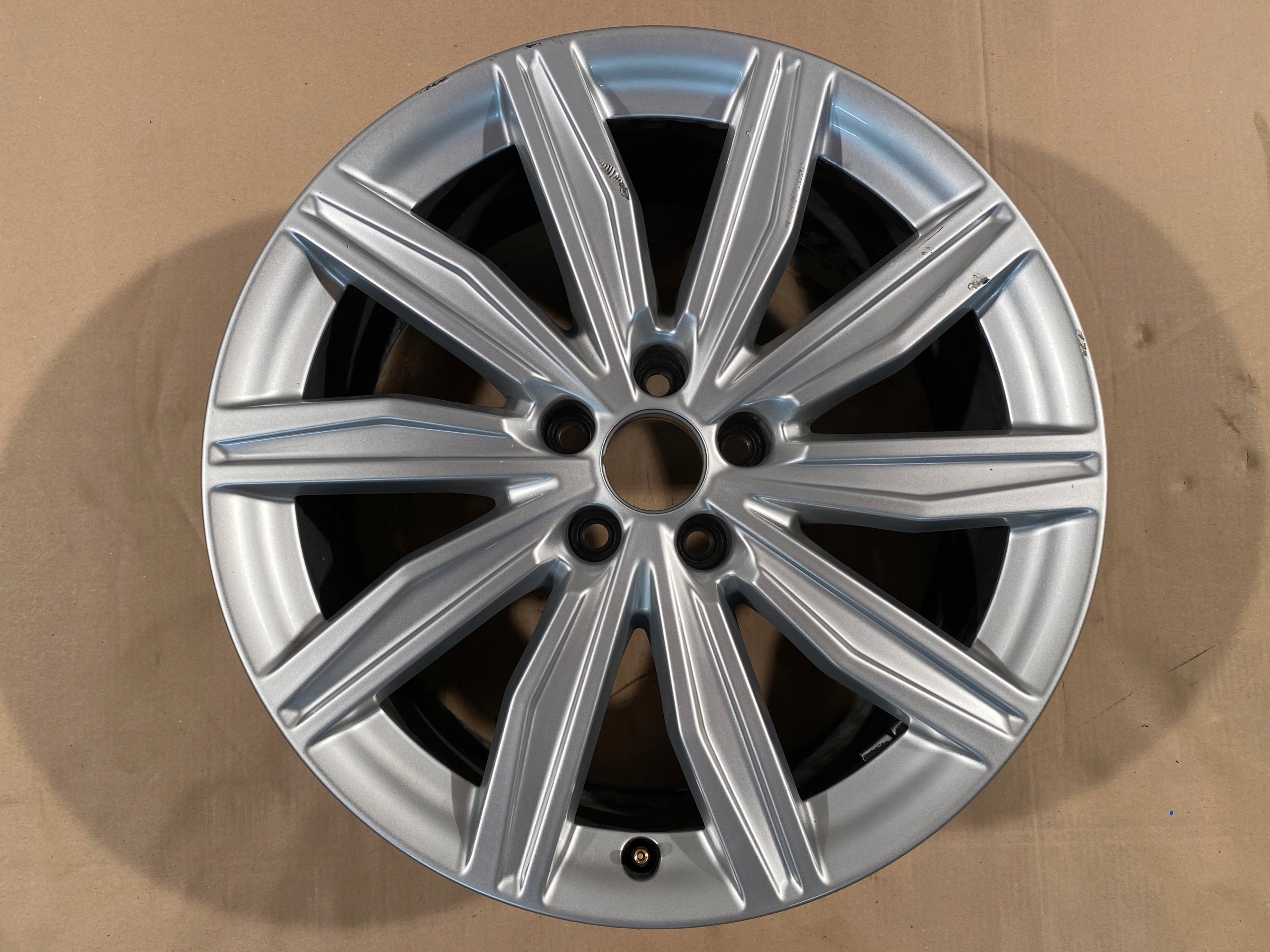  1x Alu Felge Audi A6 Aluminum rim 19 Zoll 8.0J 5x112 39ET 4K0601025M product image