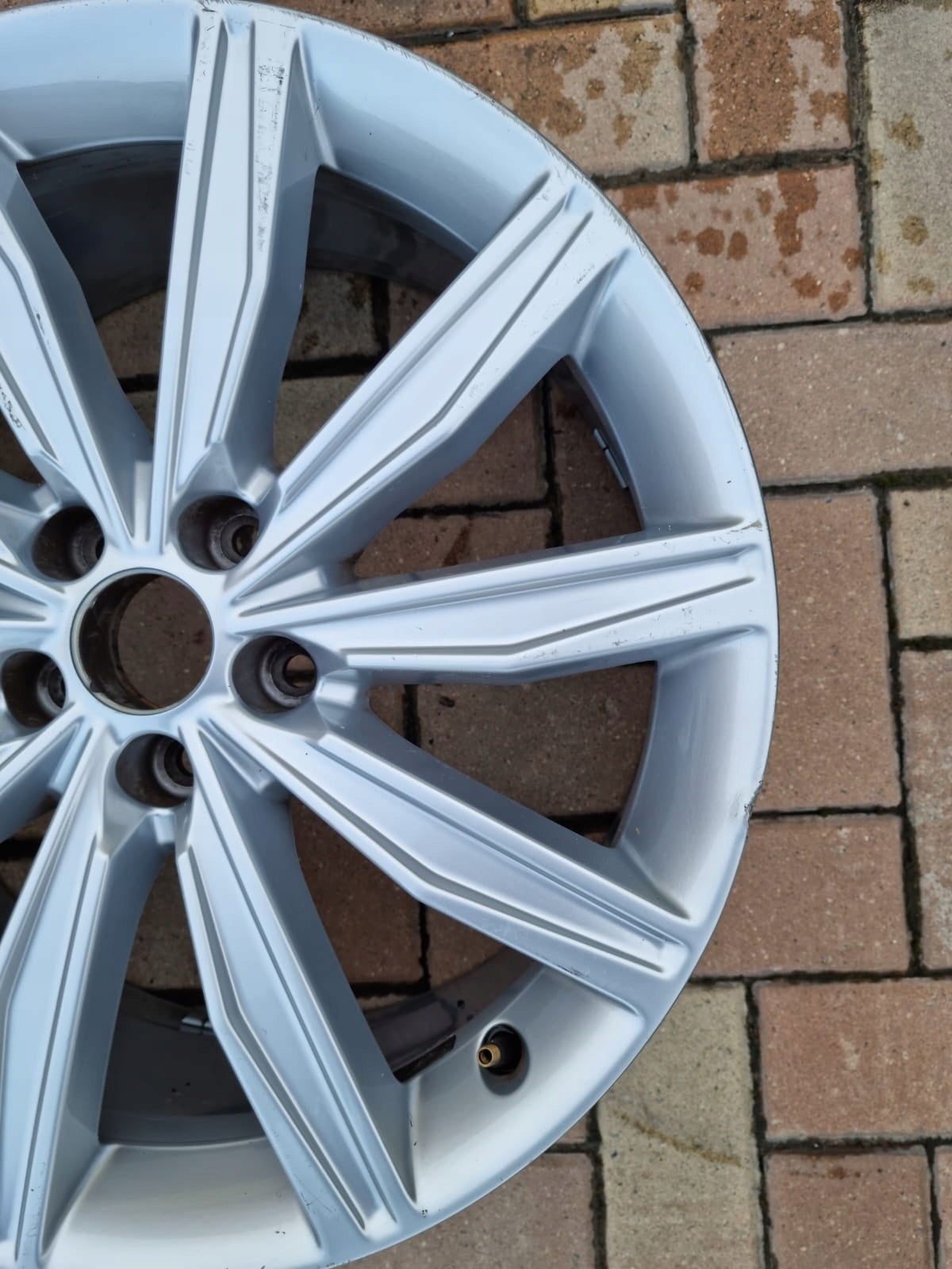 1x Alu Felge Audi A6 Aluminum rim 19 Zoll 8.5J 5x112 40ET 4K0601025G