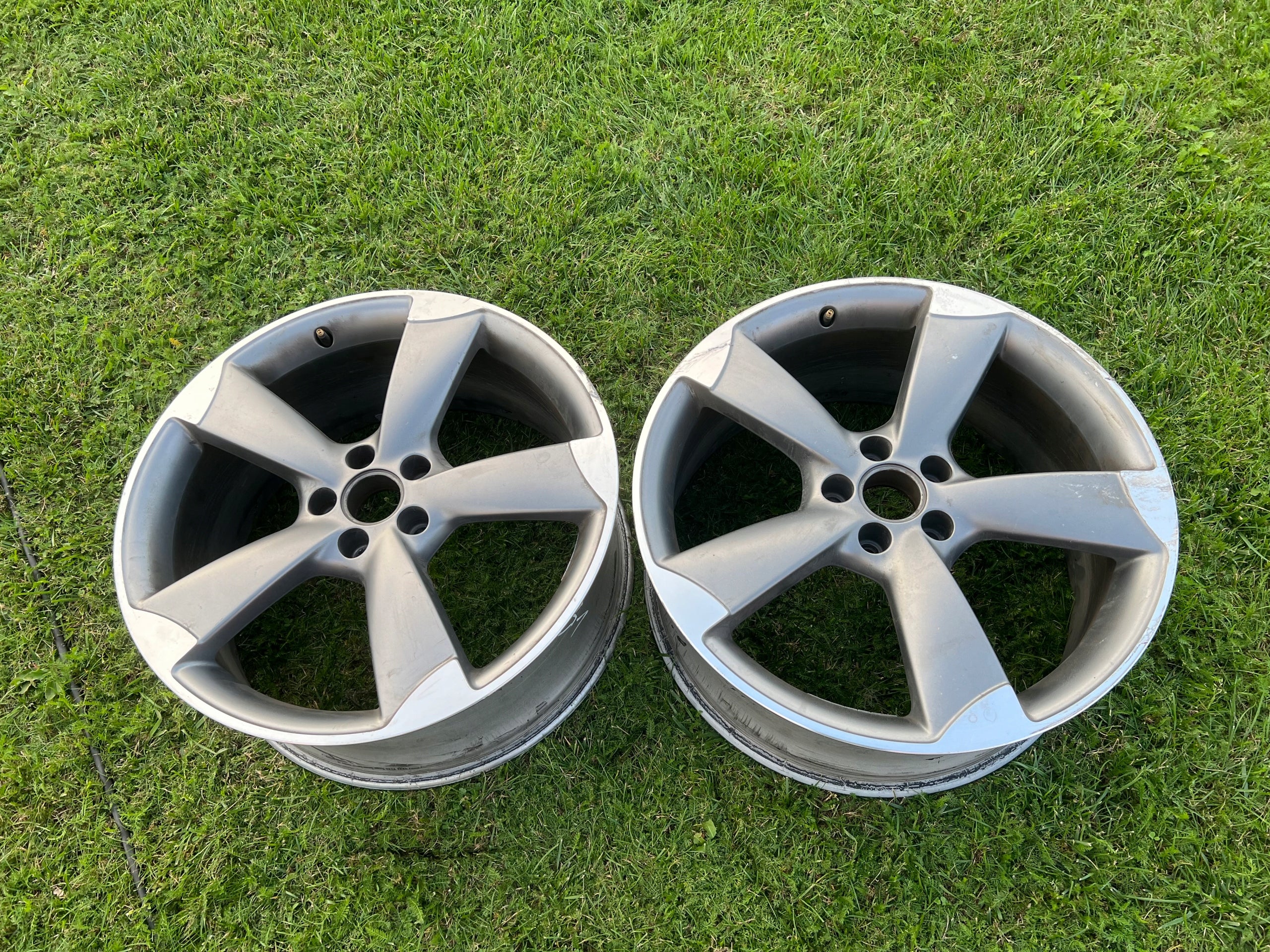 1x Alu Felge Audi A6 Aluminum rim 20 Zoll 8.5J 5x112 45ET 4G0601025BP