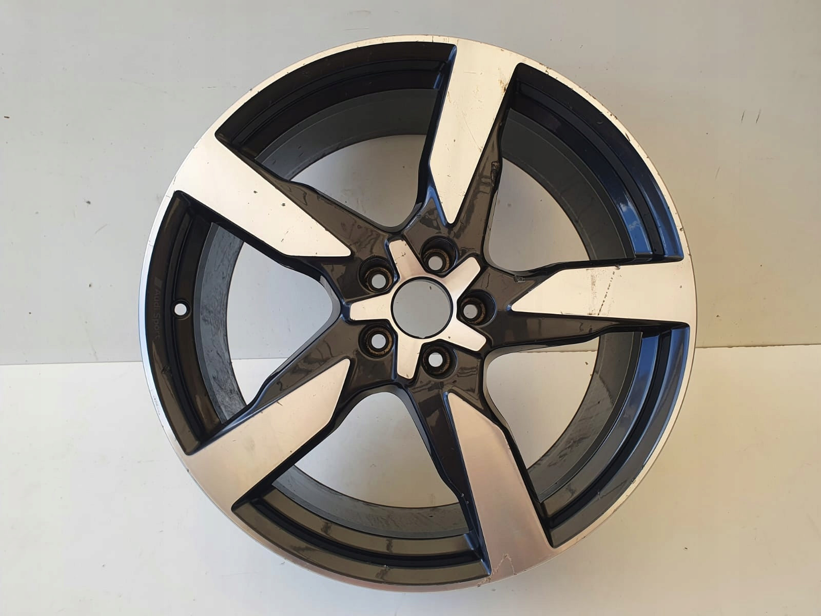  1x Alu Felge Audi A6 Aluminum rim 20 Zoll 8.5J 5x112 4K0601025 product image