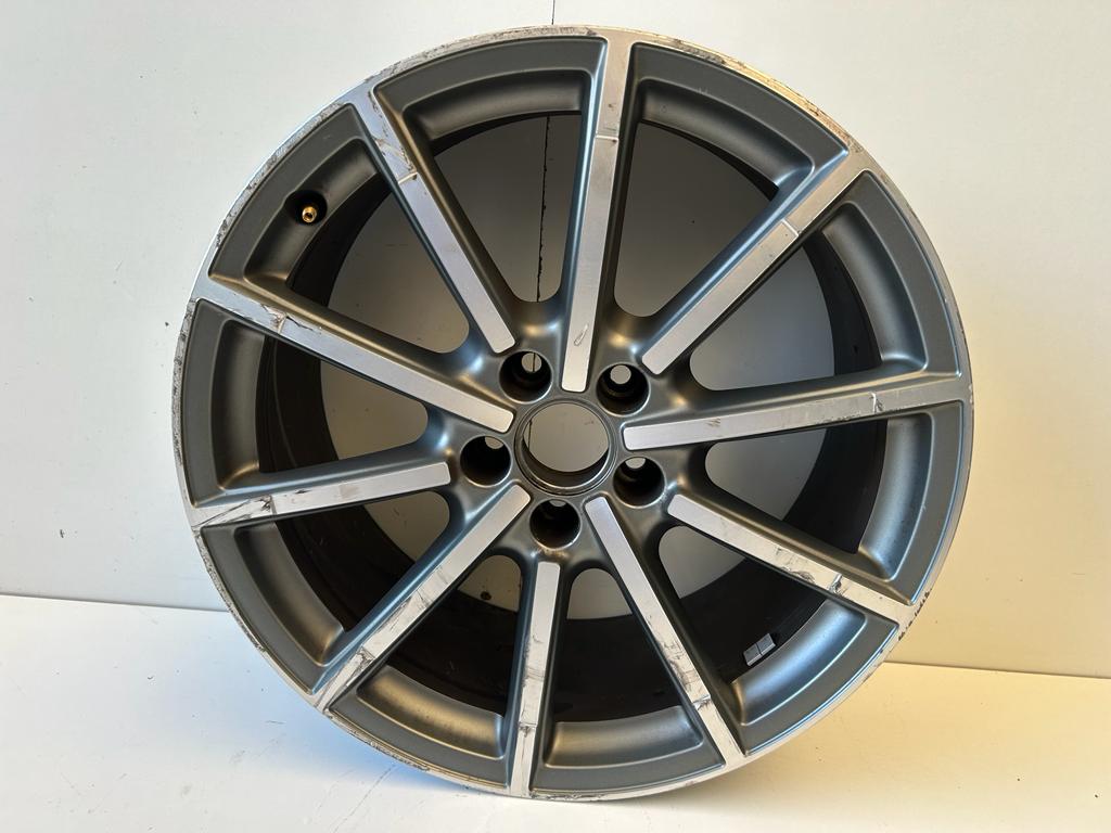 1x Alu Felge Audi A6 Aluminum rim 19 Zoll 8.5J 5x112 4G9601025H