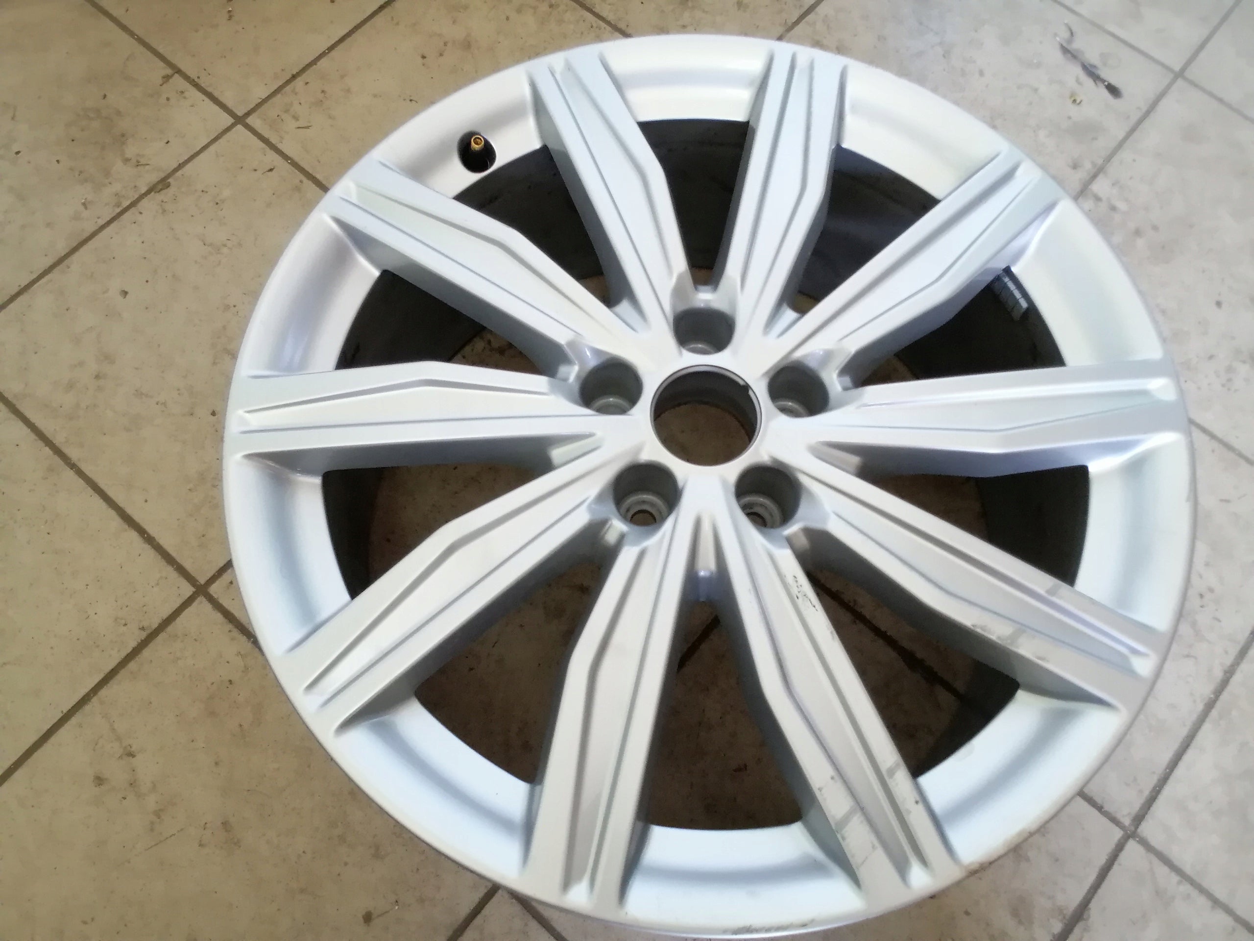 1x Alu Felge Audi A6 Aluminum rim 19 Zoll 8.0J 5x112 39ET 4K0601025MA