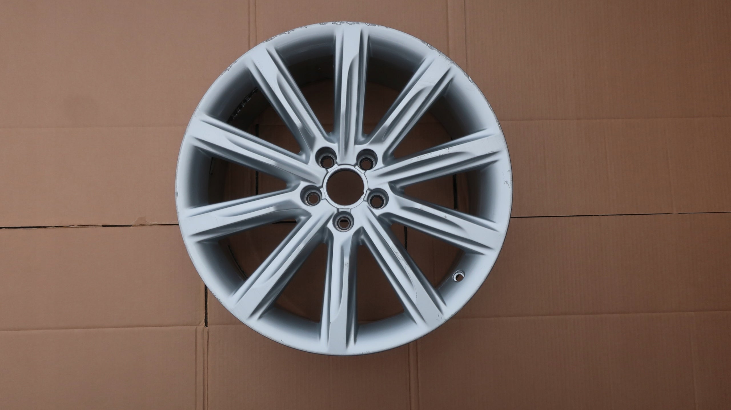  1x Alu Felge Audi A6 Aluminum rim 19 Zoll 8.0J 5x112 4G8601025K product image