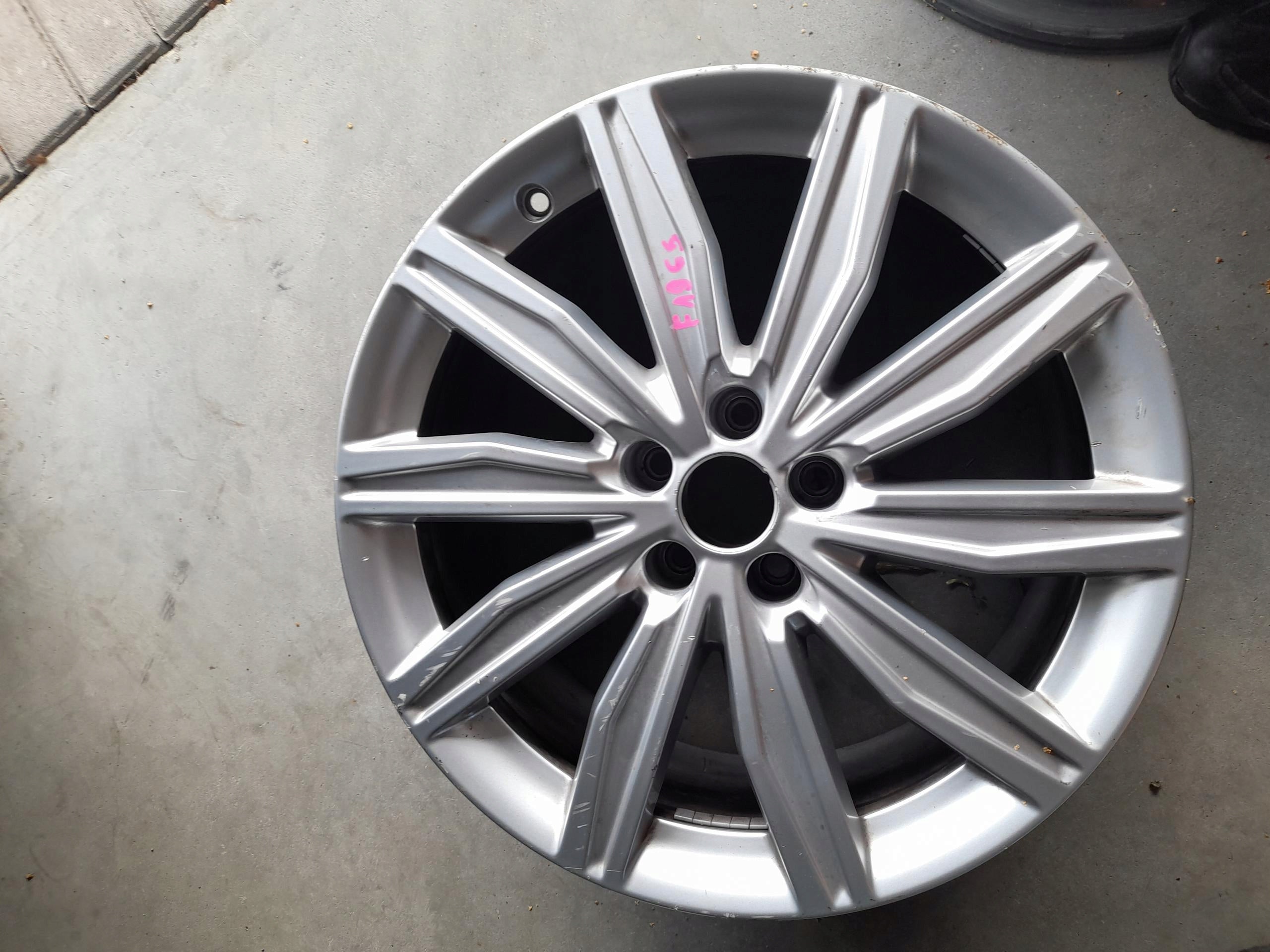  1x aluminum rim Audi A6 aluminum rim 19 inch 8.0J 5x112 8V0601025AS  product image