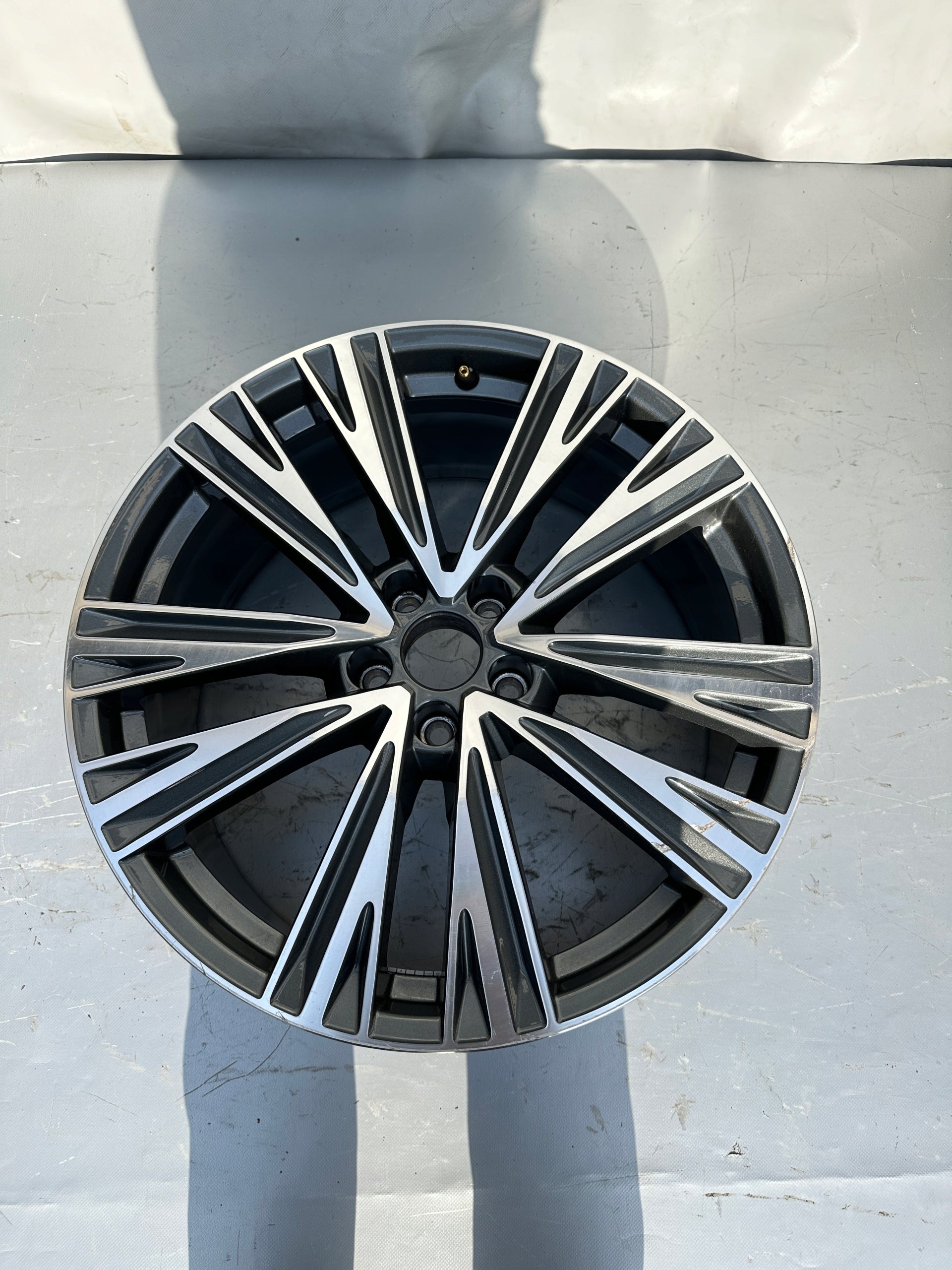 1x Alu Felge Audi A6 Aluminum rim 20 Zoll 8.5J 5x112 43ET