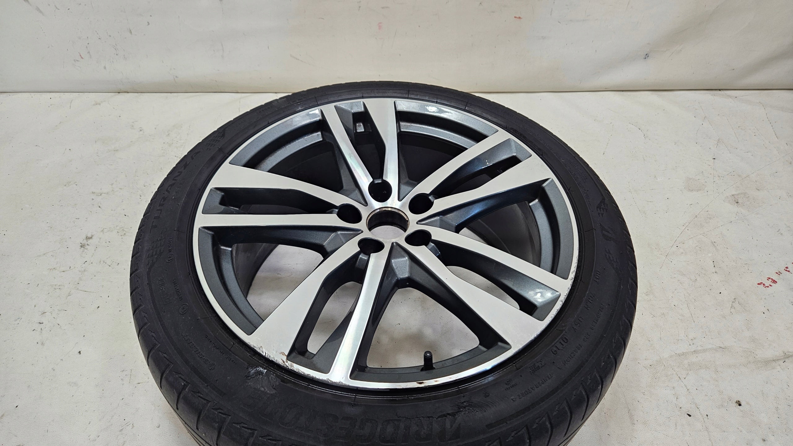  1x Alu Felge Audi A6 Aluminum rim 19 Zoll 8.5J 5x112 4K0601025H product image