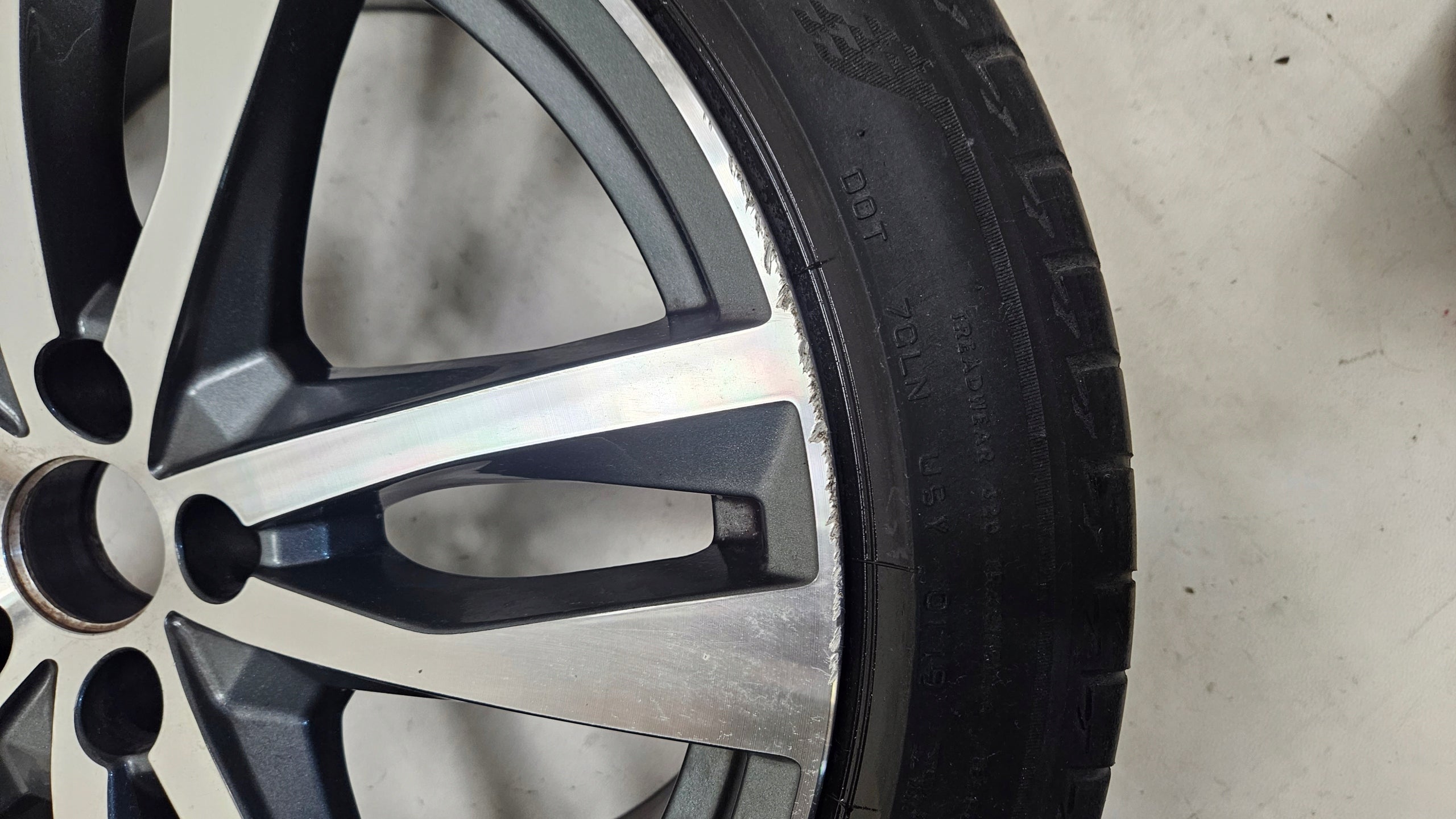 1x Alu Felge Audi A6 Aluminum rim 19 Zoll 8.5J 5x112 4K0601025H