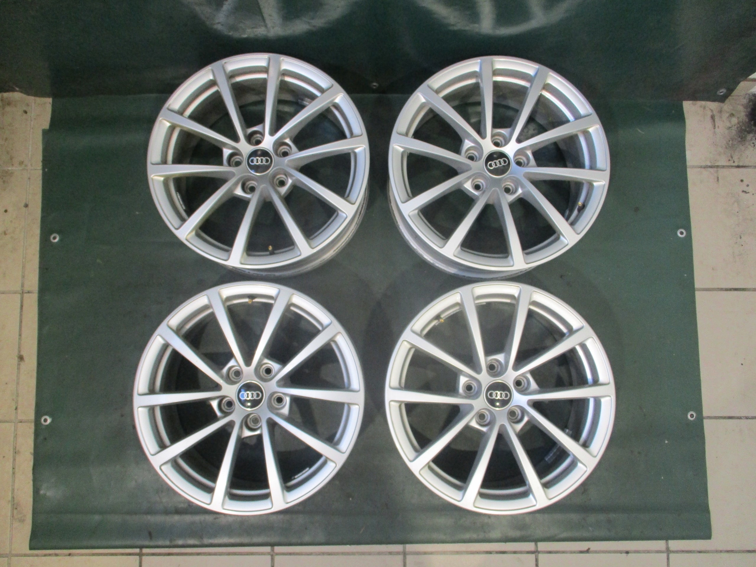 Alu Felge Audi RS4 Aluminum rim 17 Zoll 7.5J 5x112 36ET 4K0601025