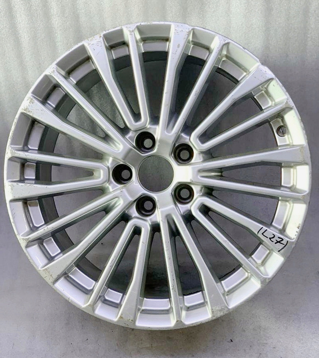 1x Alu Felge Audi A6 Aluminum rim 18 Zoll 8.0J 5x112 39ET 4K0601025C