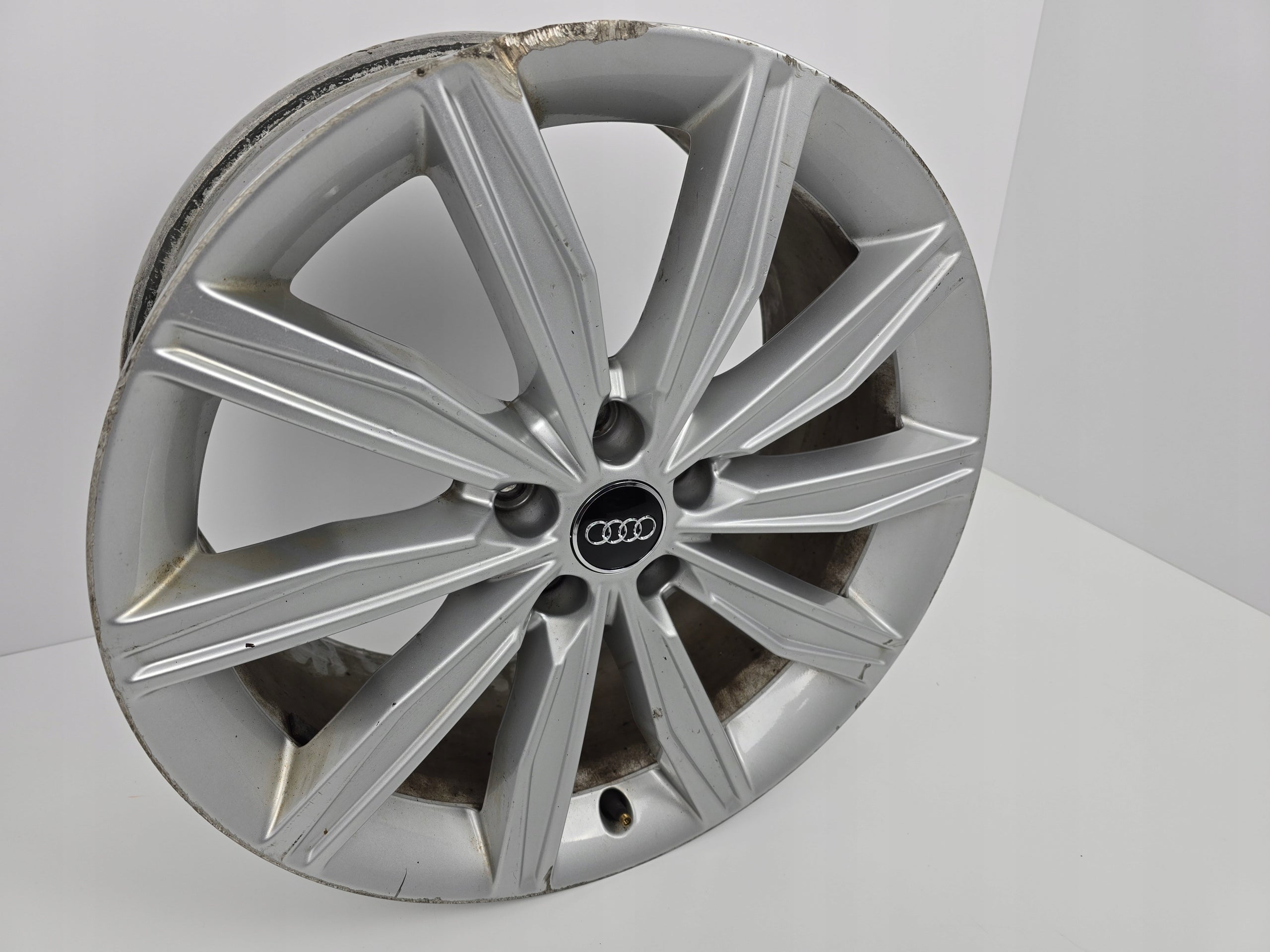 1x Alu Felge Audi A6 Aluminum rim 19 Zoll 8.5J 5x112 40ET