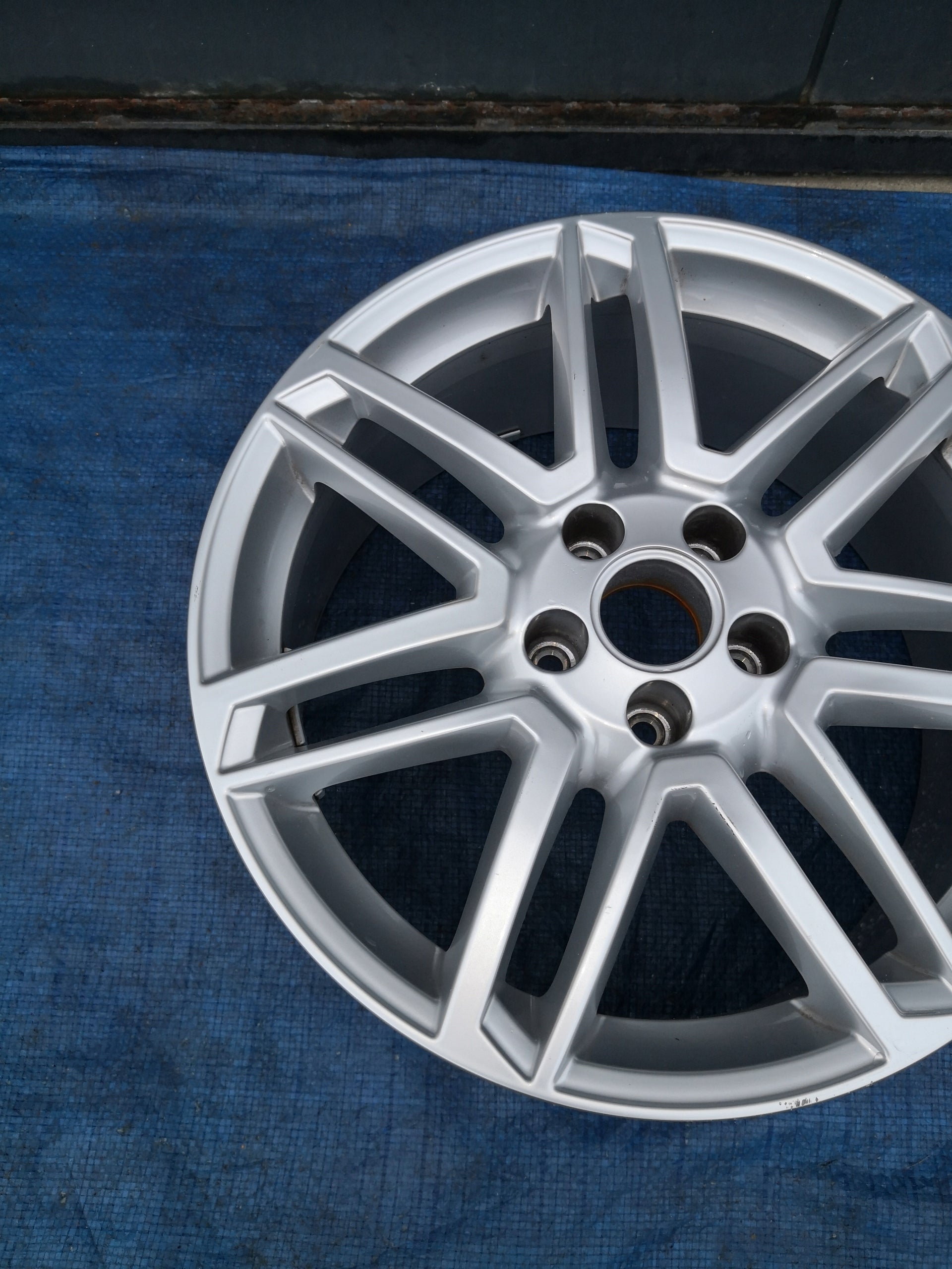 1x Alu Felge Audi A6 Aluminum rim 18 Zoll 8.0J 5x112 39ET