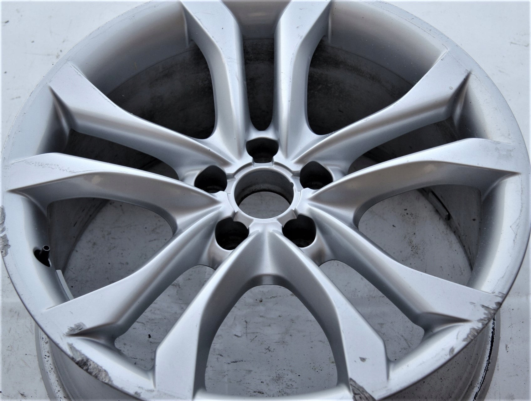  1x Alu Felge Audi A6 Aluminum rim 19 Zoll 9.0J 5x112 52ET 4F0601025CH product image