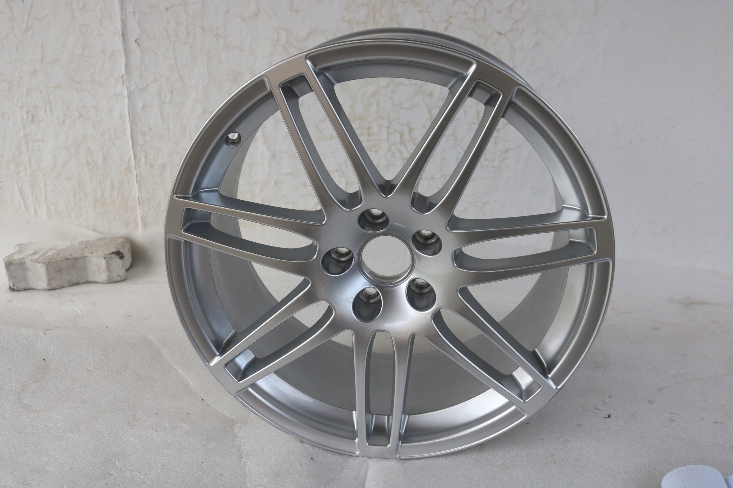 1x Alu Felge Audi A6 Aluminum rim 19 Zoll 8.5J 5x112 4F0601025DG