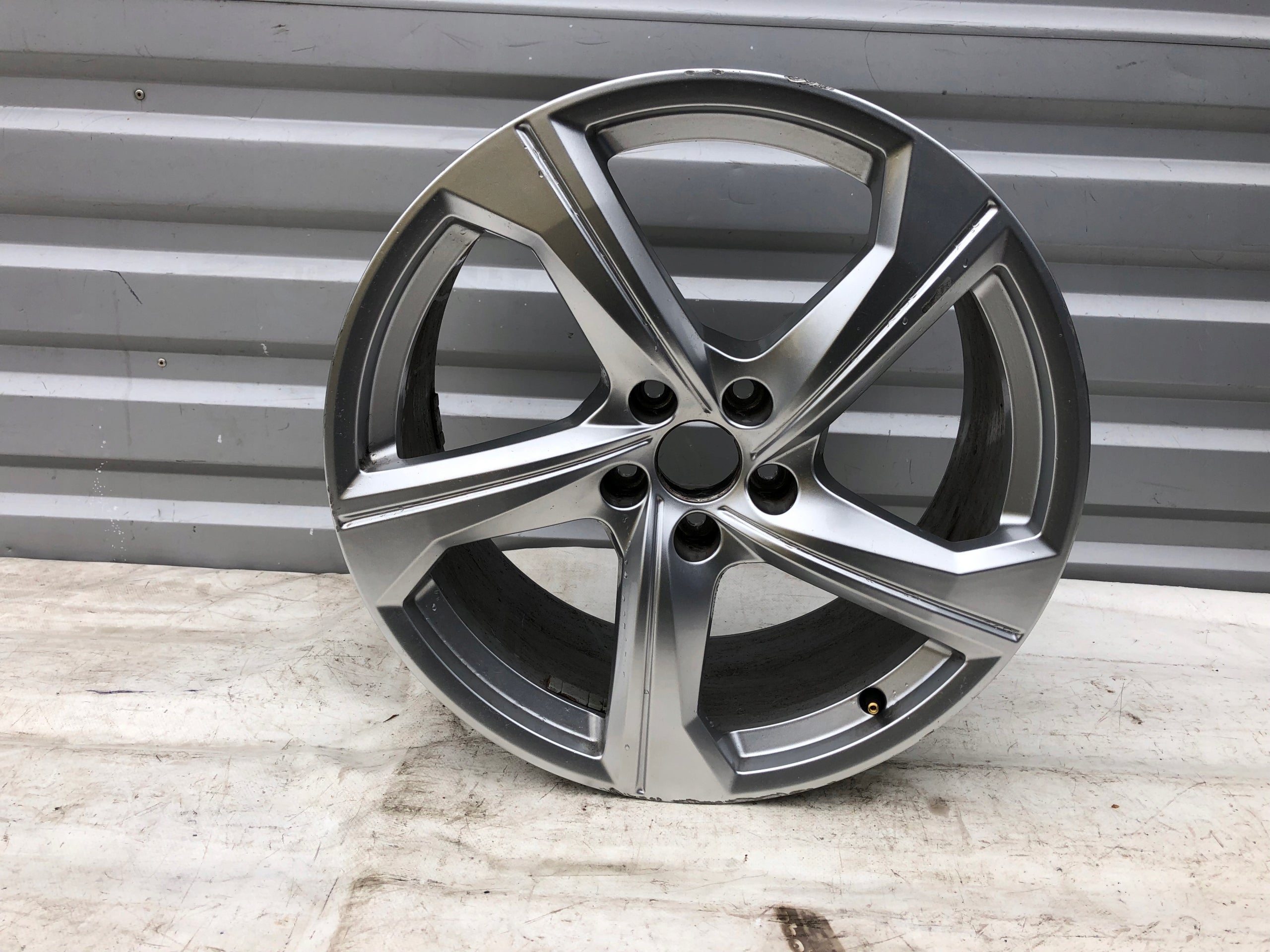 1x Alu Felge Audi A6 Aluminum rim 19 Zoll 8.0J 5x112 40ET 4K0601025AJ