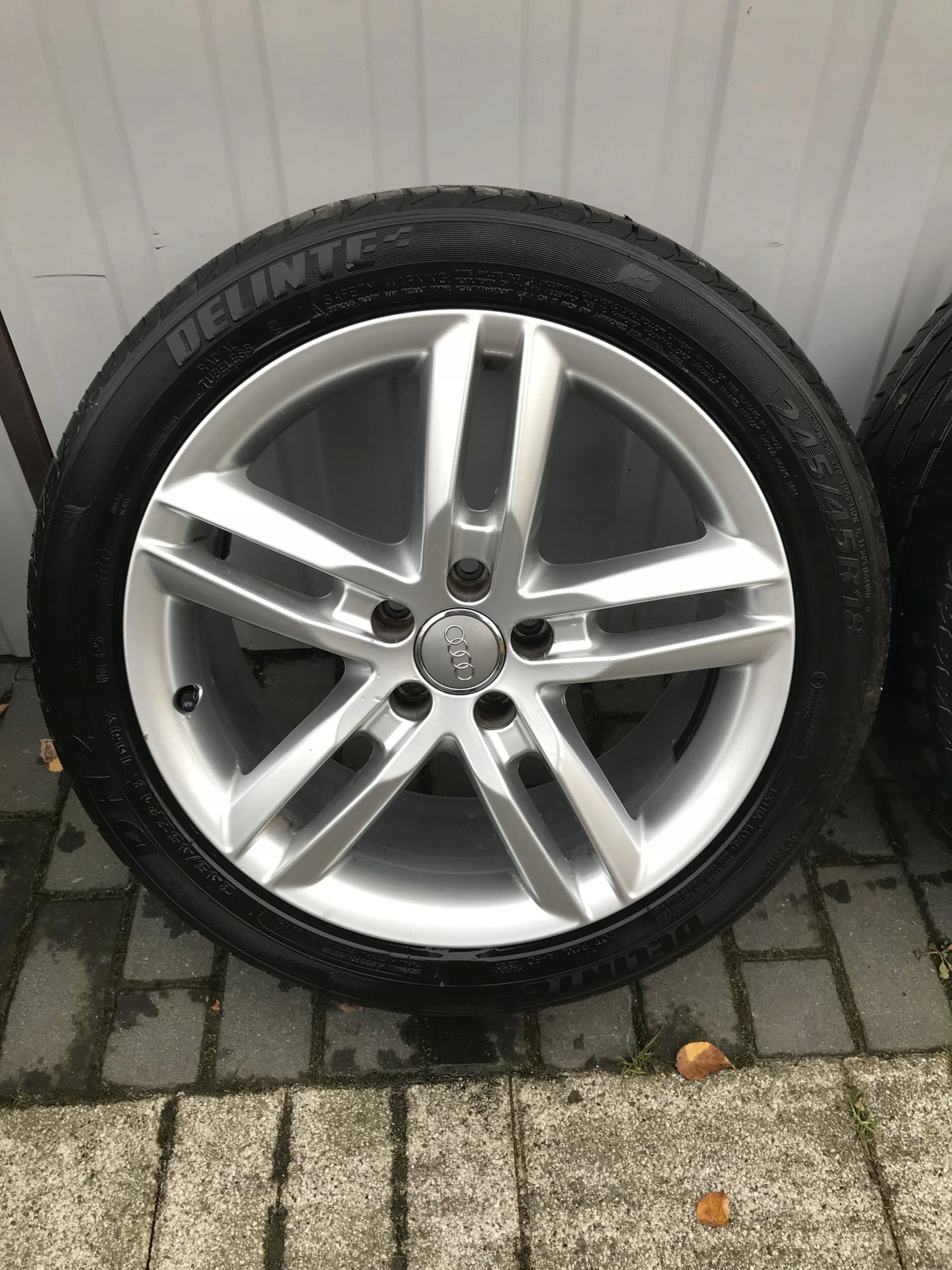 1x Alu Felge Audi A6 Aluminum rim 18 Zoll 8.0J 5x112 39ET 4G0601025BL