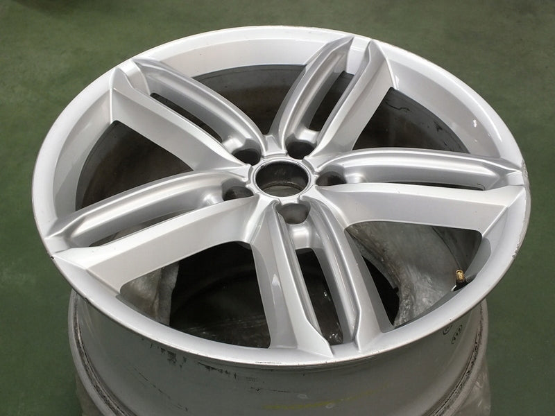 1x Alu Felge Audi A6 Aluminum rim 20 Zoll 8.5J 5x112 43ET 4G9601025G