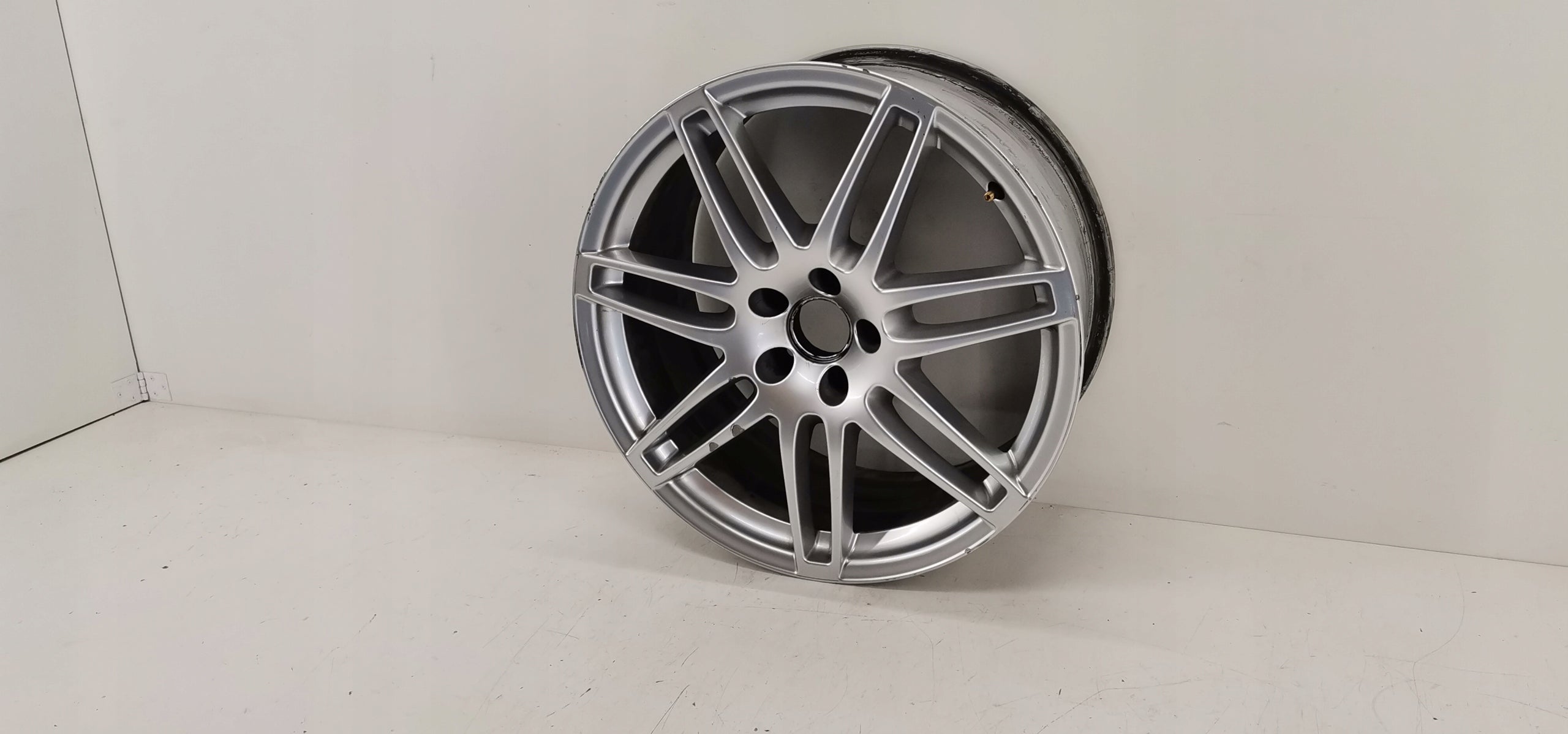 1x Alu Felge Audi A6 Aluminum rim 19 Zoll 8.5J 5x112 -45ET 4G0601025S