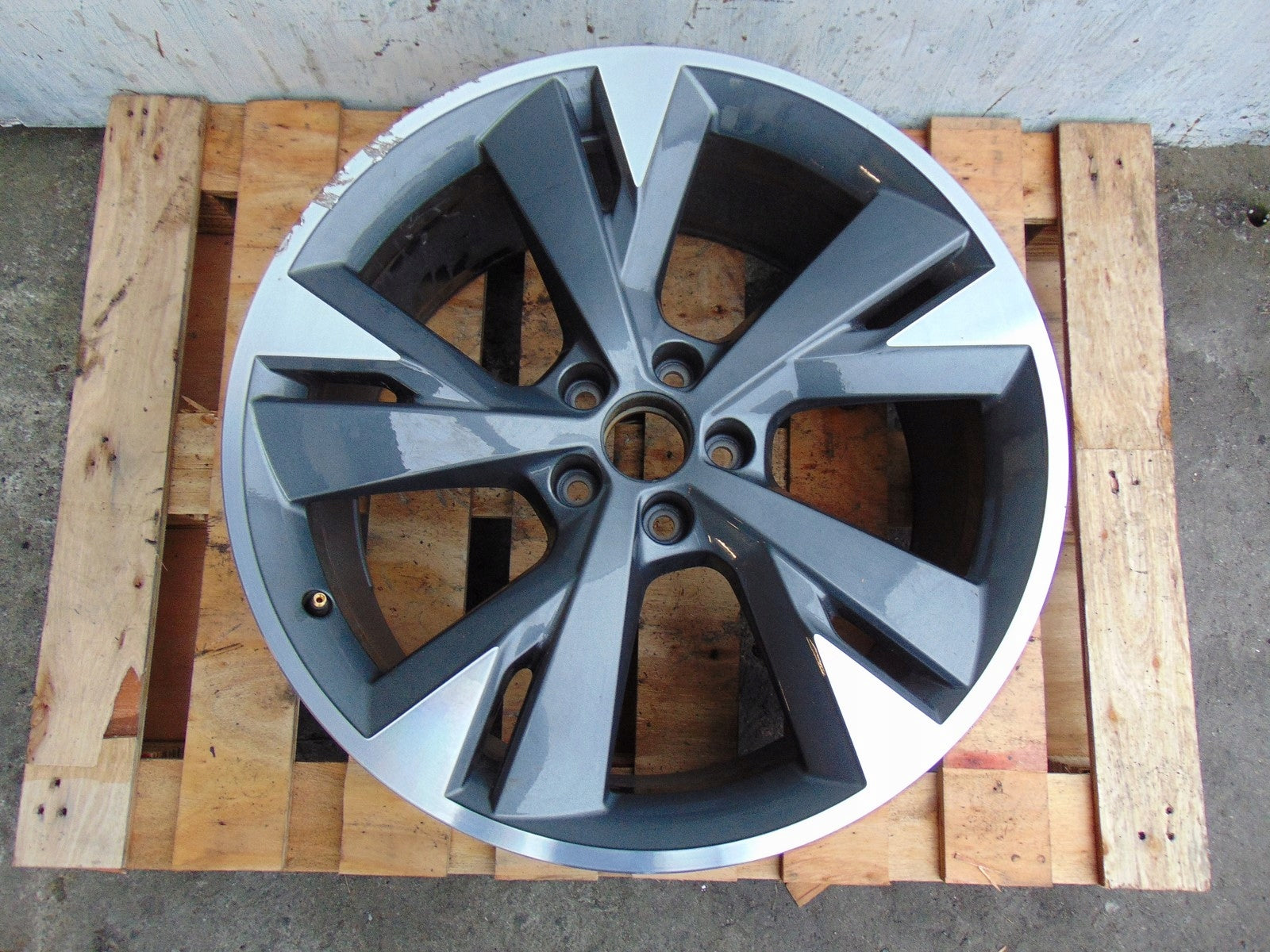  1x Alu Felge Audi A6 Aluminum rim 20 Zoll 9.0J 5x112 42ET 89A601025L product image