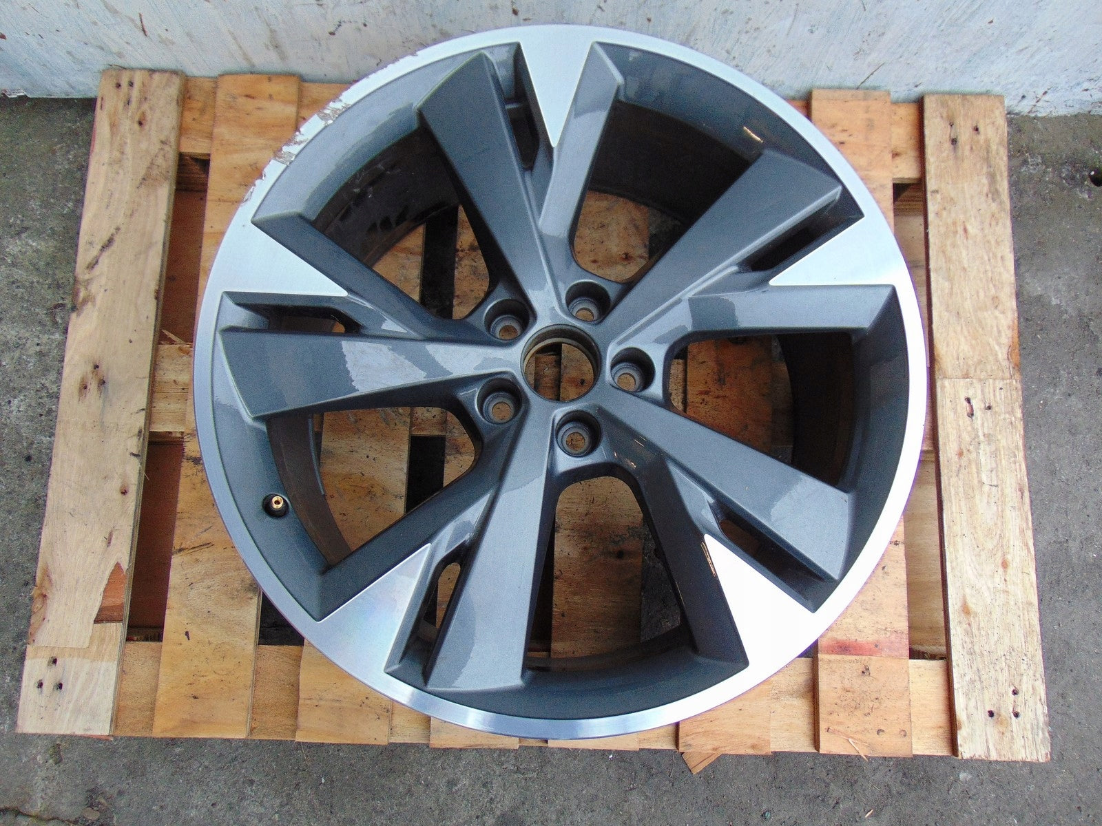 1x Alu Felge Audi A6 Aluminum rim 20 Zoll 9.0J 5x112 42ET 89A601025L