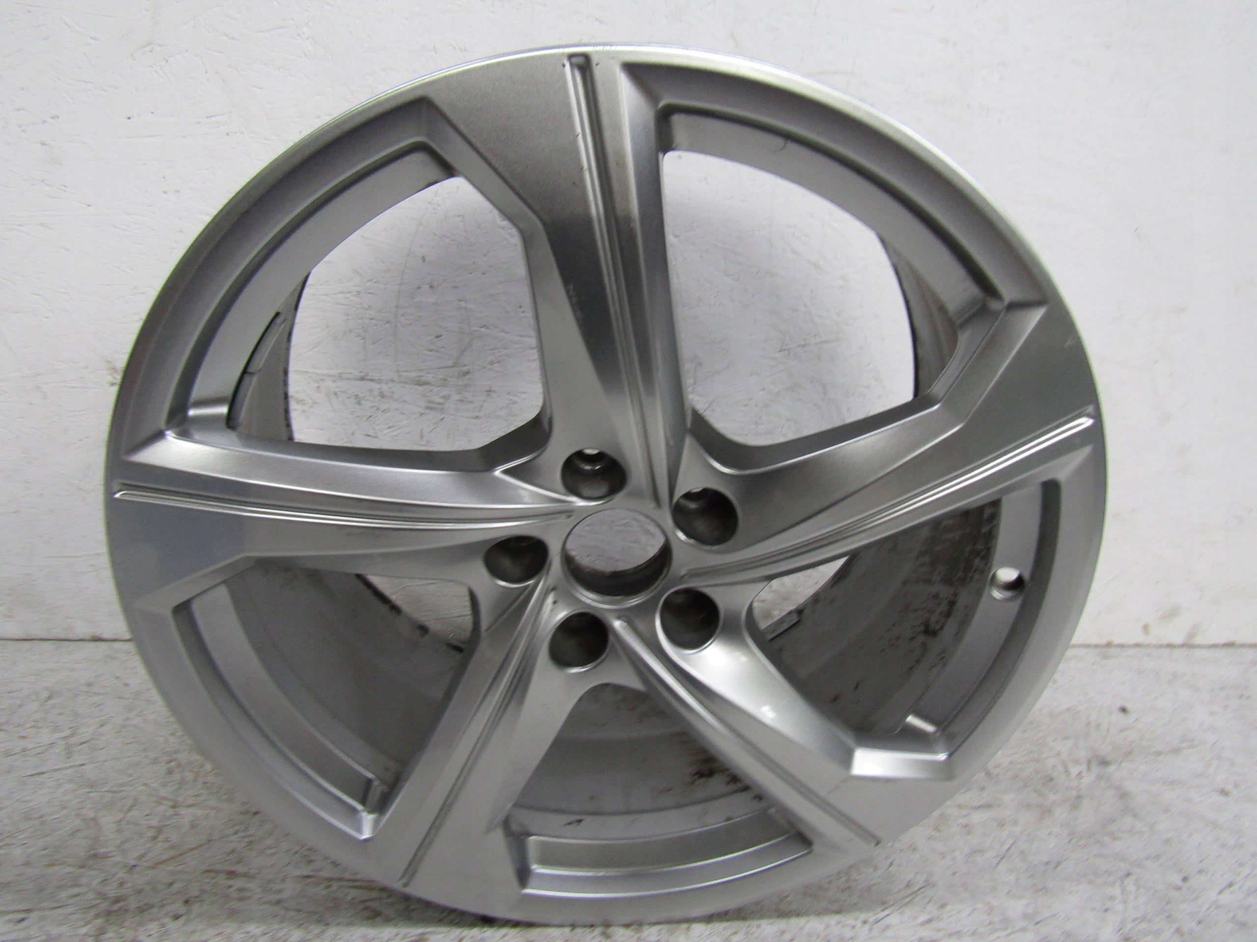 1x Alu Felge Audi A6 Aluminum rim 19 Zoll 8.5J 5x112 40ET 4K0601025AJ