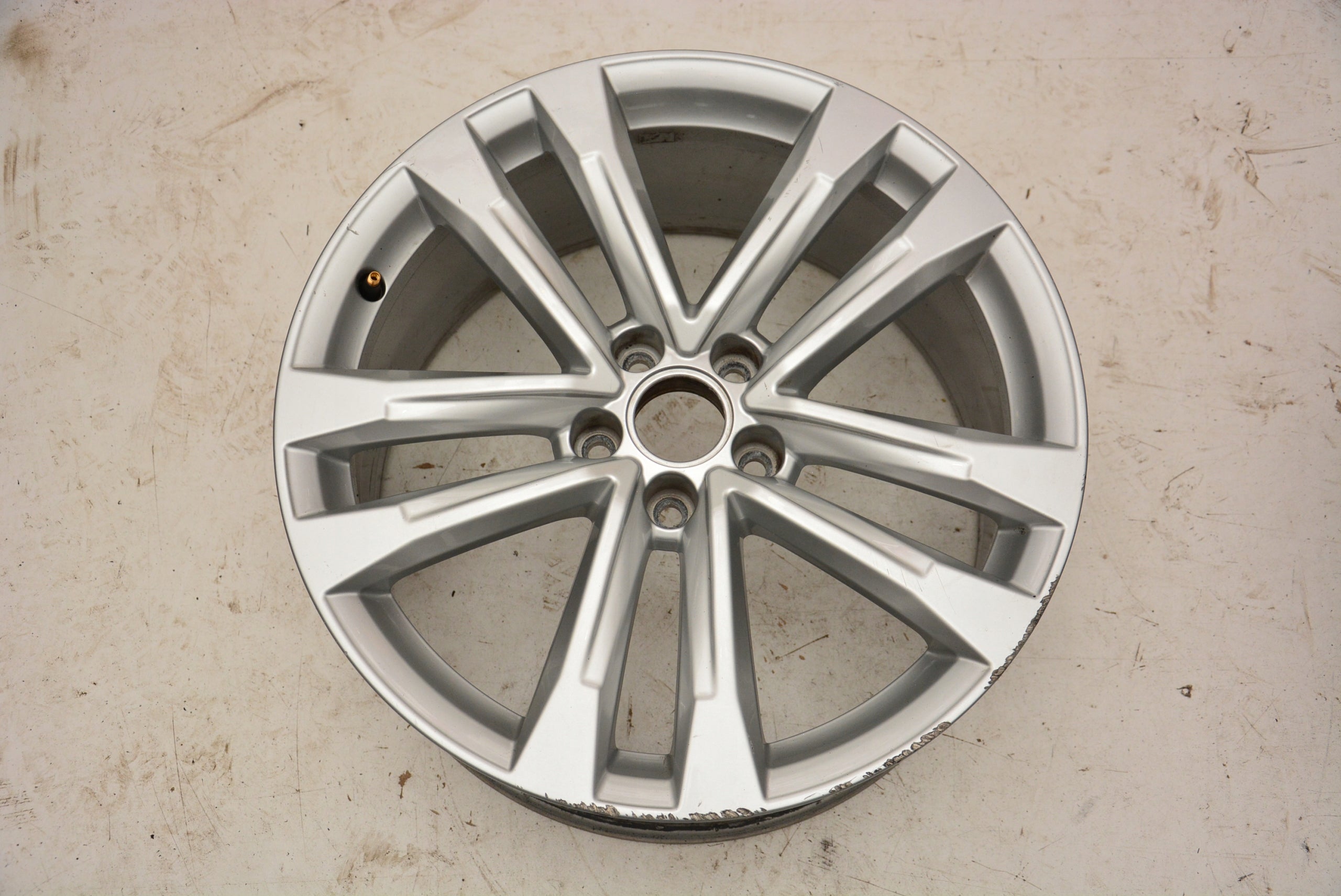  1x Alu Felge Audi A7 Aluminum rim 19 Zoll 8.5J 5x112 45ET 4G0601025CQ product image