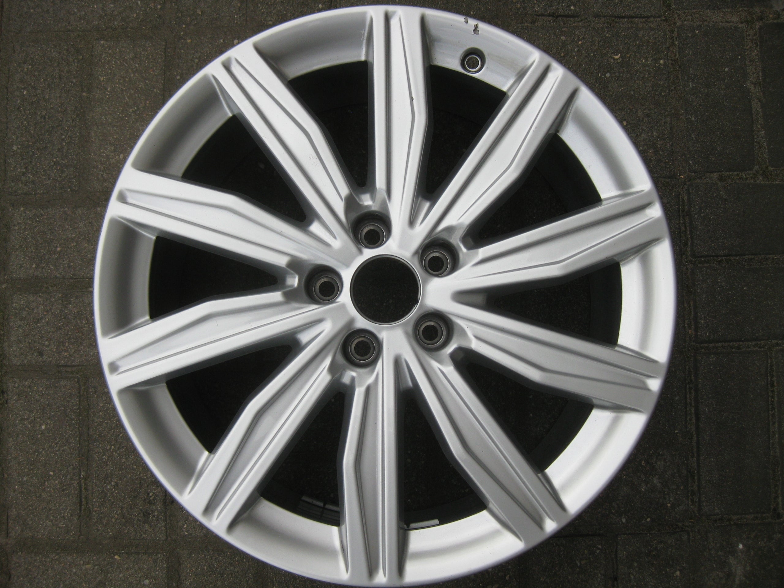 1x aluminum rim Audi A6 Aluminum rim 19 inch 8.0J 5x112 39ET 