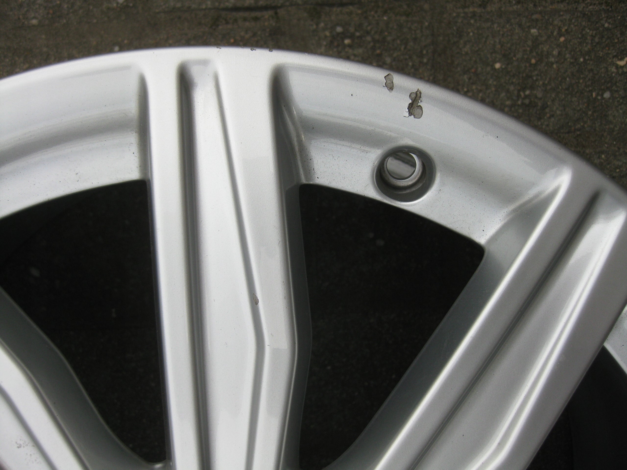 1x Alu Felge Audi A6 Aluminum rim 19 Zoll 8.0J 5x112 39ET