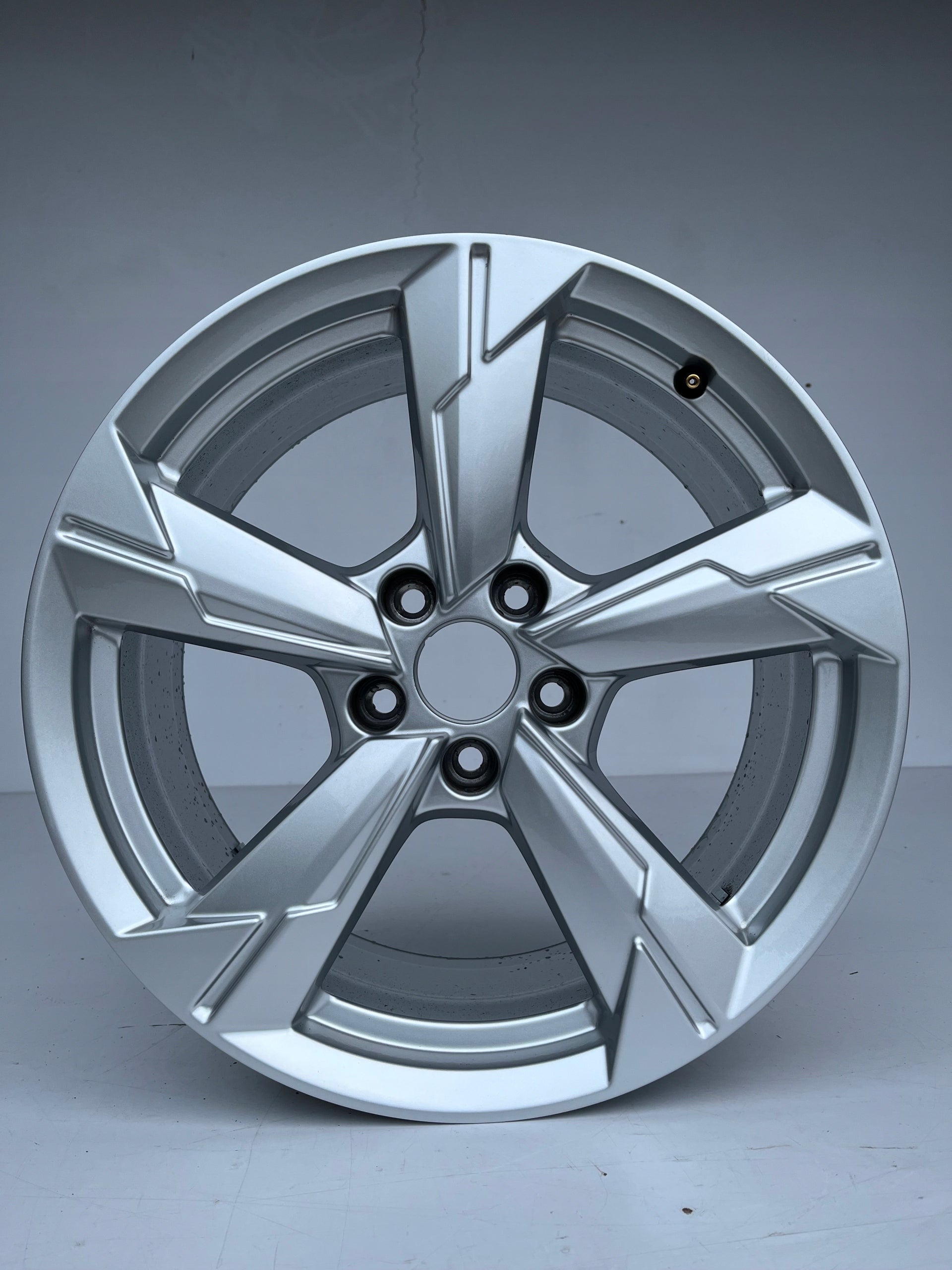  1x aluminum rim Audi A6 Aluminum rim 18 inch 8.0J 5x112 39ET 4K0601025D  product image