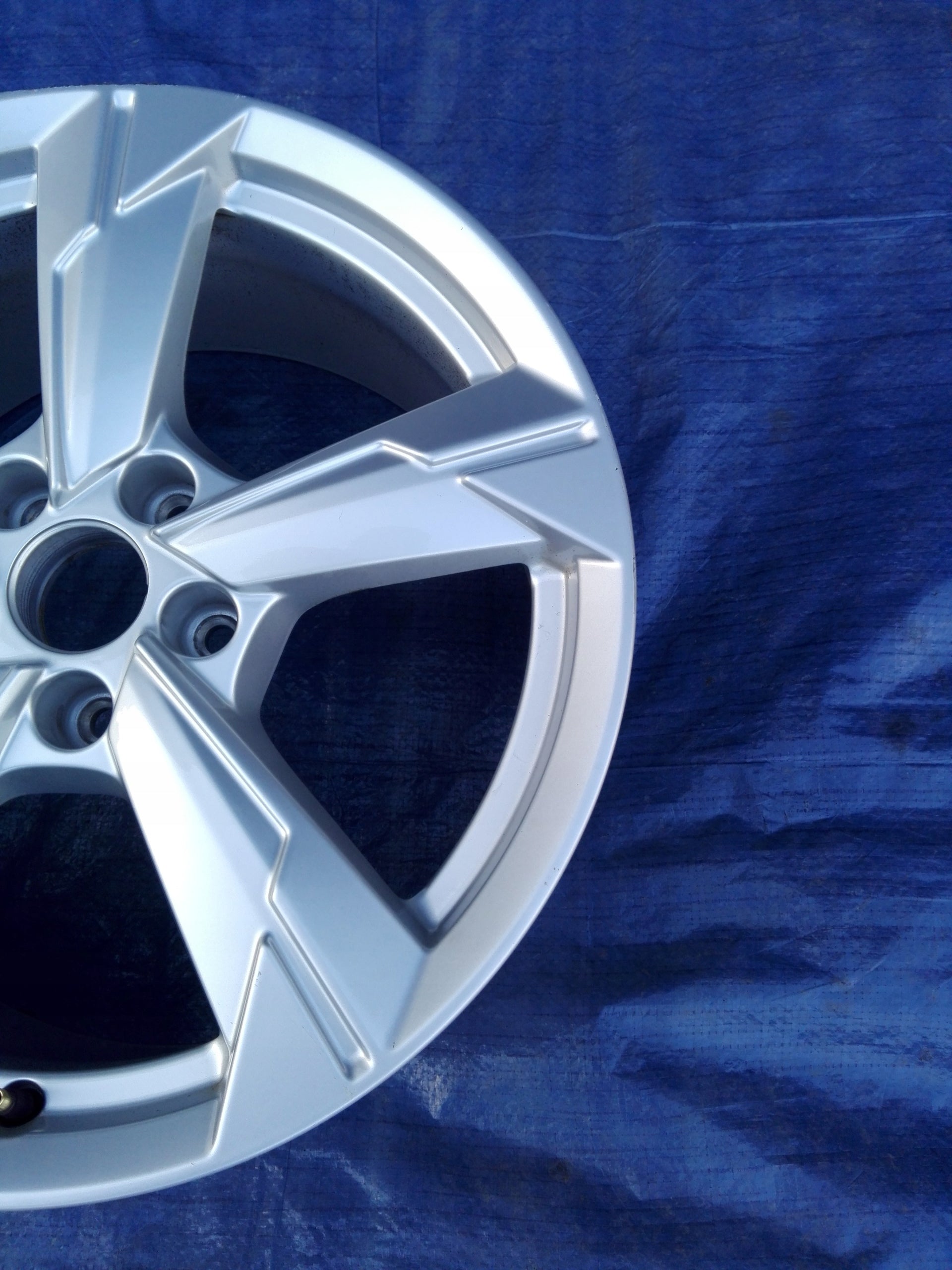 1x Alu Felge Audi A6 Aluminum rim 18 Zoll 8.0J 5x112 39ET 4K0601025D