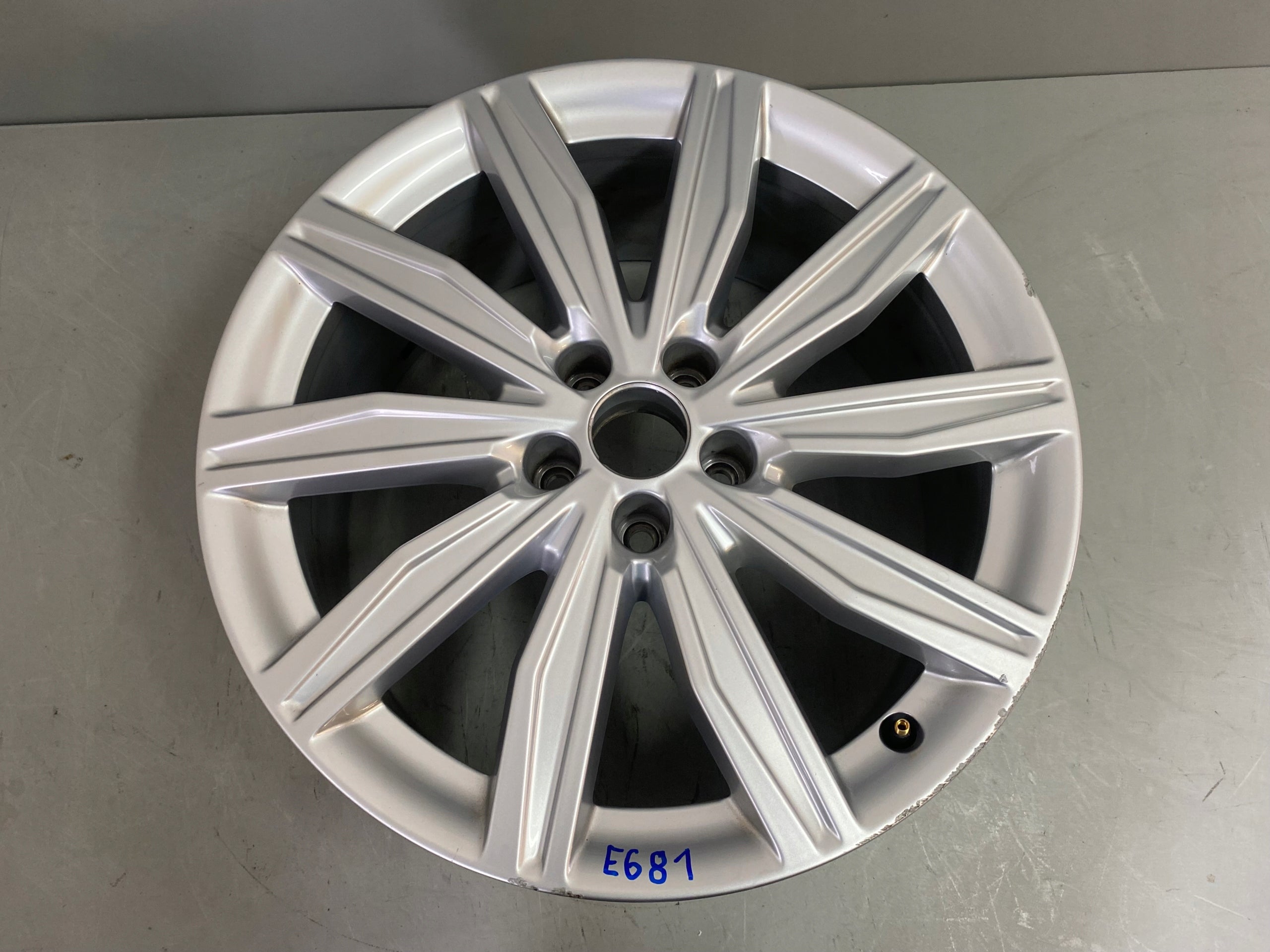  1x aluminum rim Audi A6 Aluminum rim 19 inch 8.0J 5x112 39ET 4K0601025M  product image