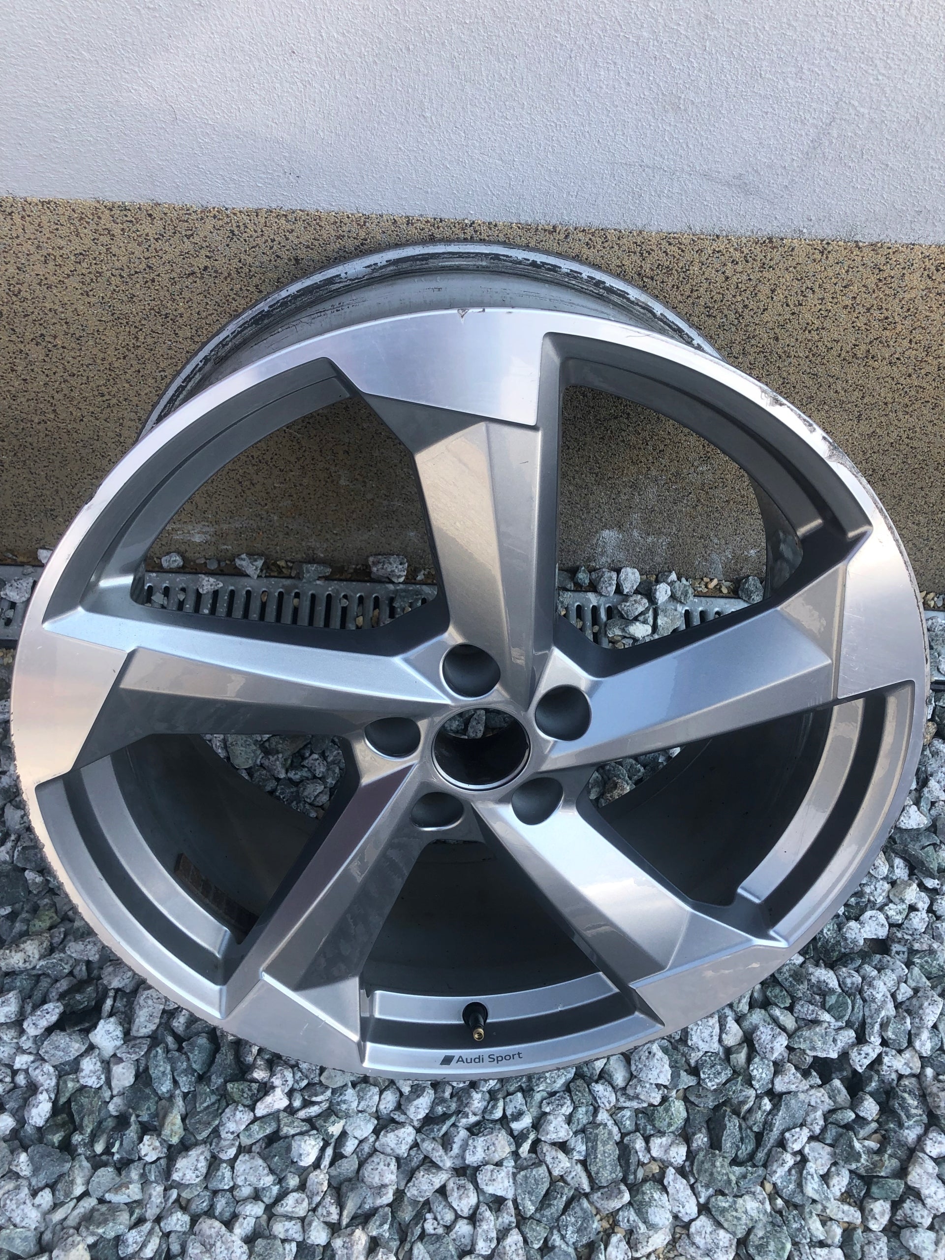 1x Alu Felge Audi A7 Aluminum rim 20 Zoll 8.5J 5x112 30ET 4K8601025N