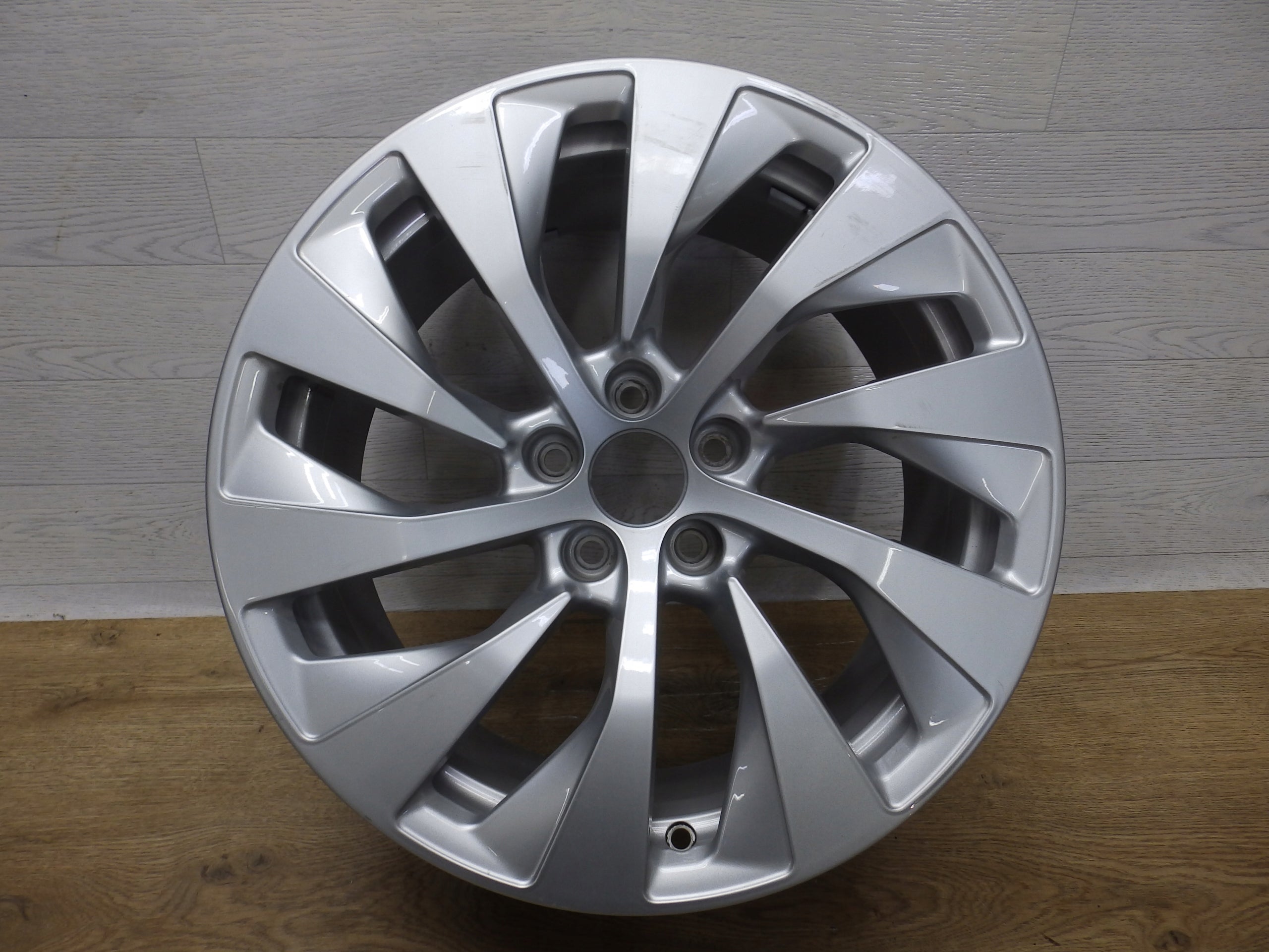  1x Alu Felge Audi A7 Aluminum rim 18 Zoll 8.0J 5x112 26ET 4K8601025A product image