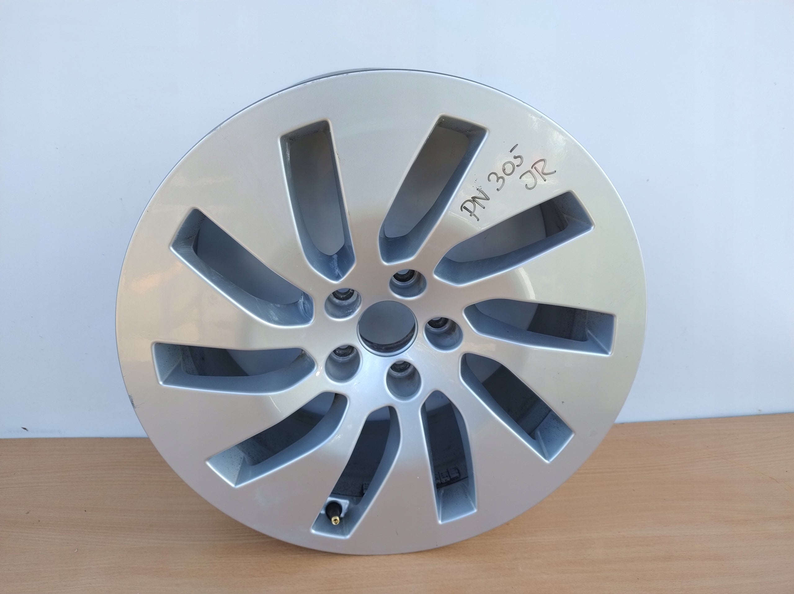  1x aluminum rim Audi A7 Aluminum rim 18 inch 8.0J 5x112 26ET 4K8601025AB  product image