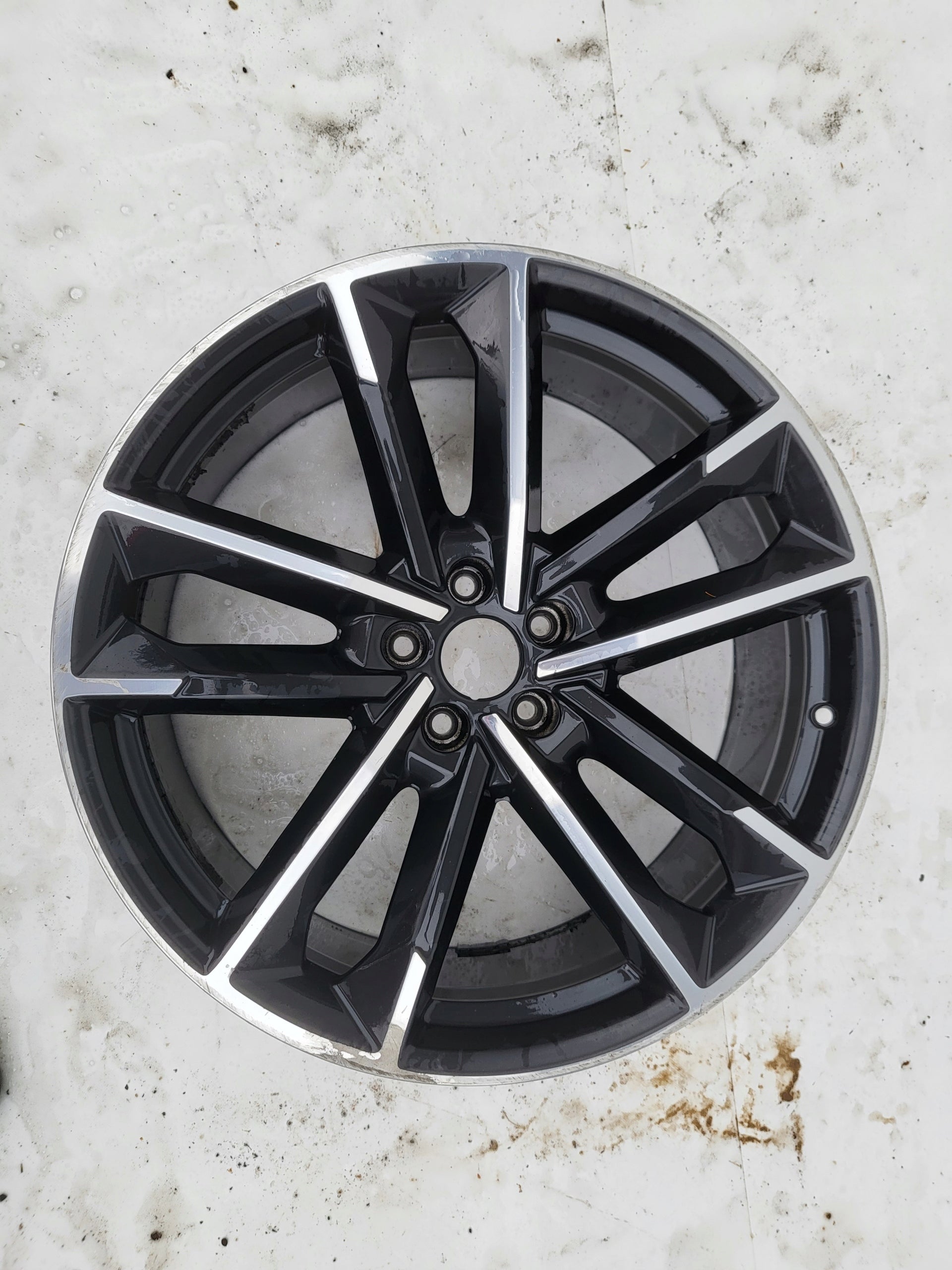  1x aluminum rim Audi A7 Aluminum rim 21 inch 9.0J 5x112 35ET 4G8601025F  product image