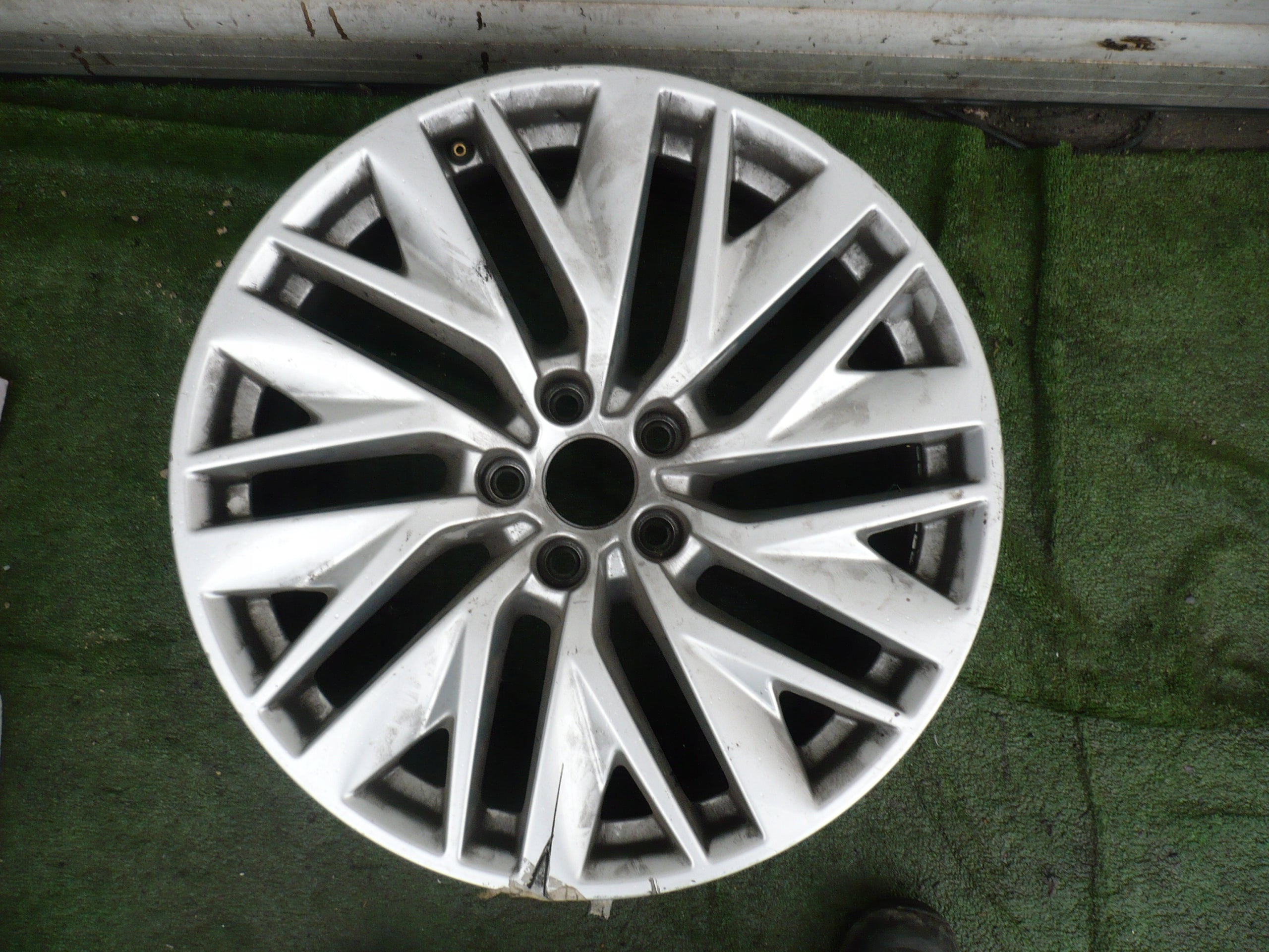  1x aluminum rim Audi A7 aluminum rim 19 inch 8.5J 5x112 27ET 4K8601025D  product image