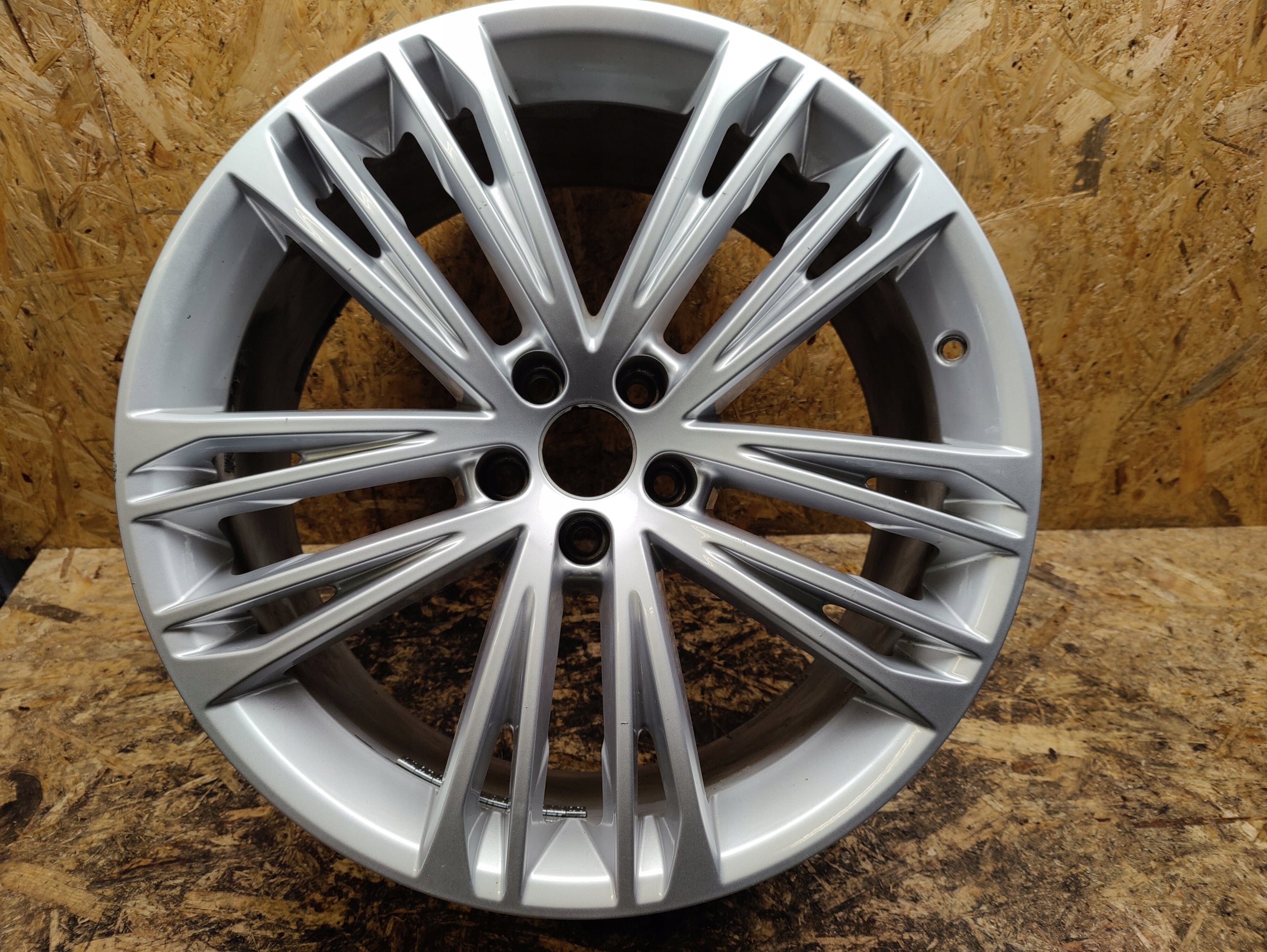  1x aluminum rim Audi A7 Aluminum rim 20 inch 8.5J 5x112 30ET 4K8601025F  product image