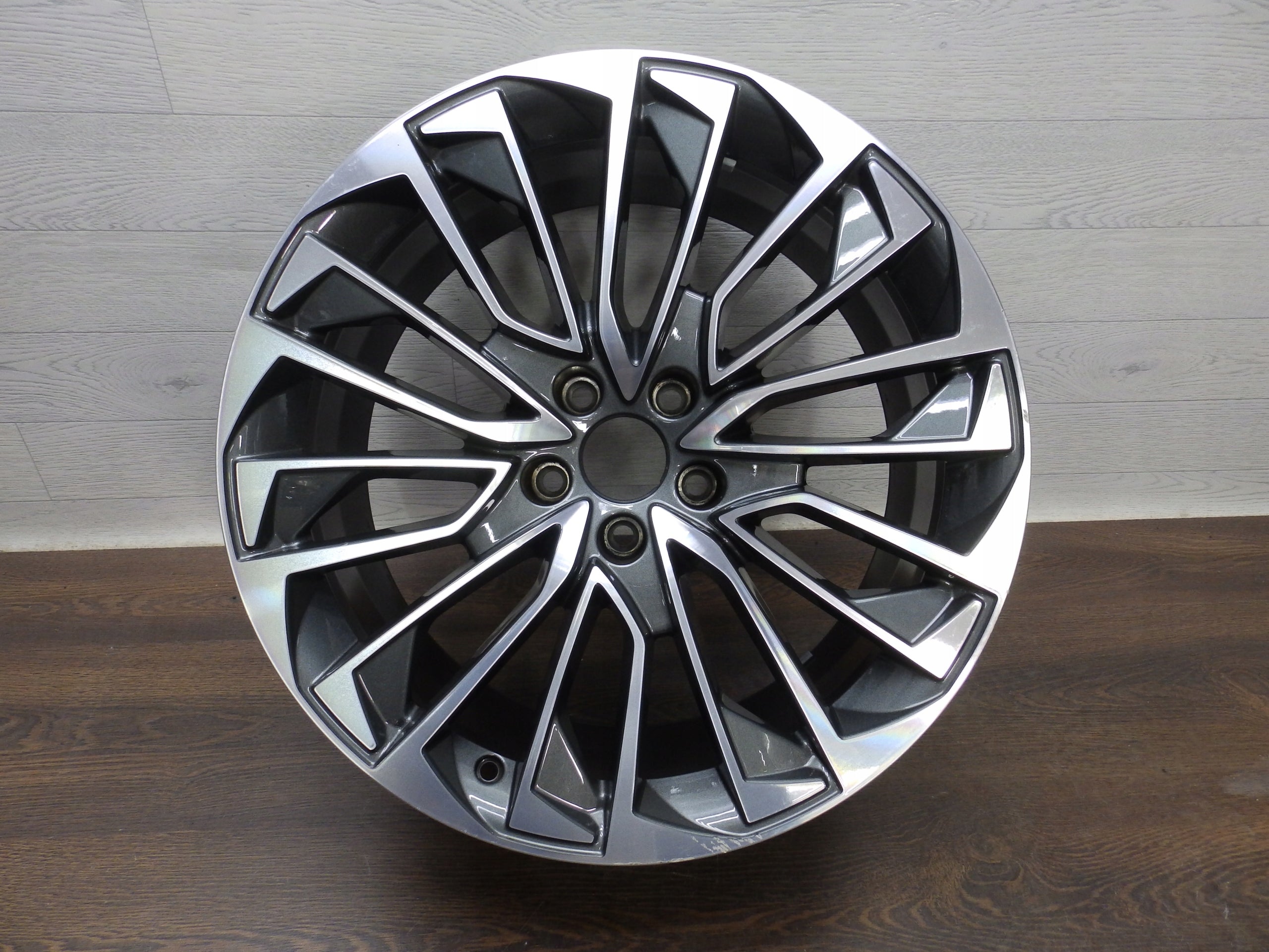  1x aluminum rim Audi A7 Aluminum rim 19 inch 8.5J 5x112 27ET 4K8601025T  product image