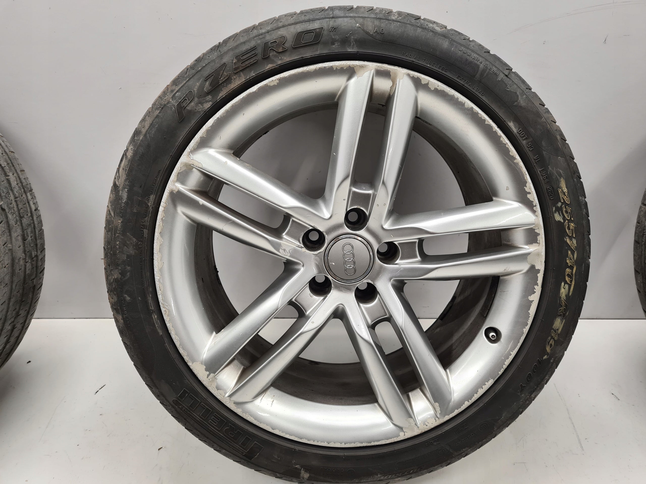  1x Alu Felge Audi A7 Aluminum rim 19 Zoll 9.0J 5x112 32ET 4H0601025R product image