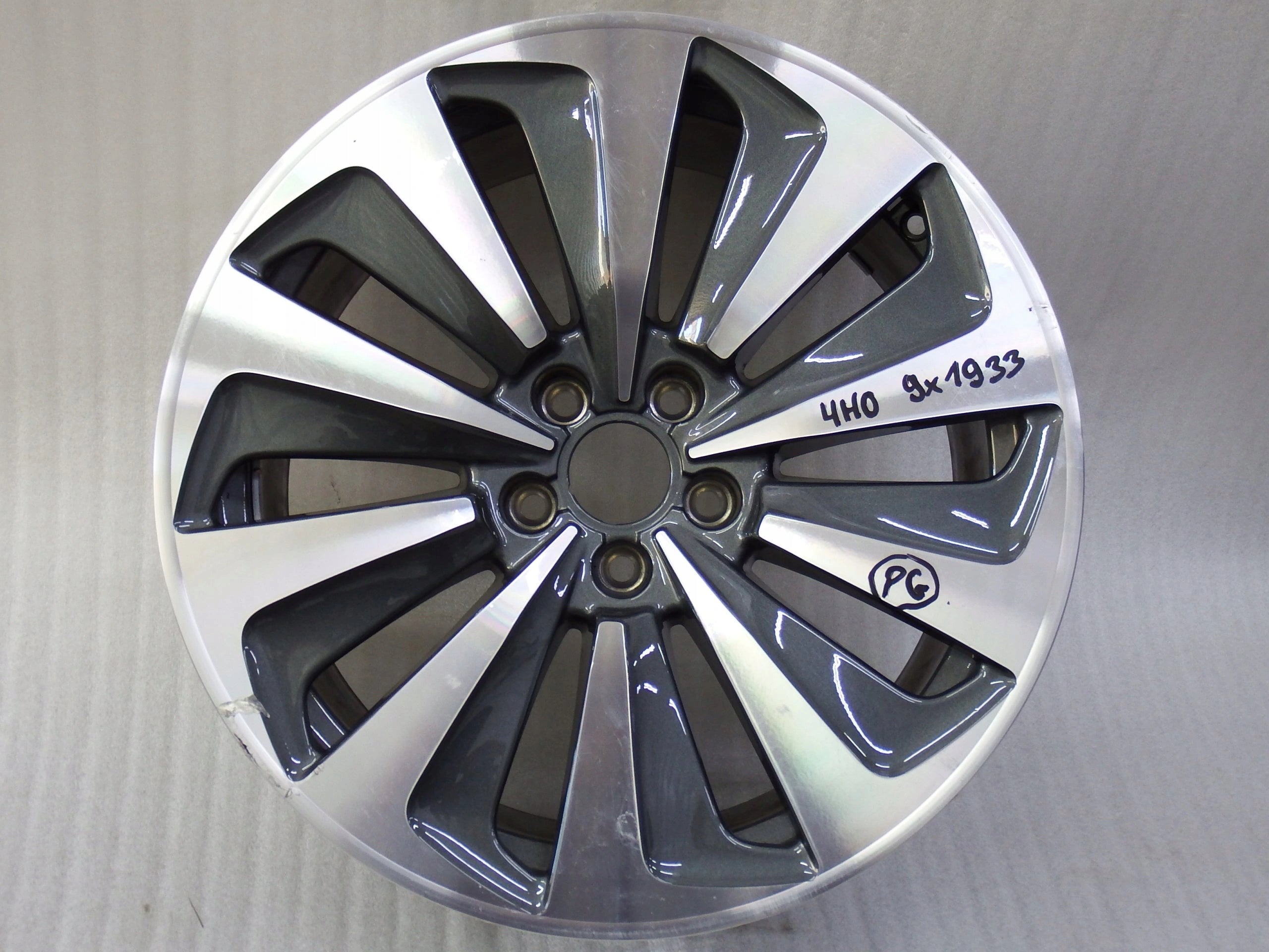 1x Alu Felge Audi A8 S8 Aluminum rim 19 Zoll 9.0J 5x112 33ET 4H0601025AK