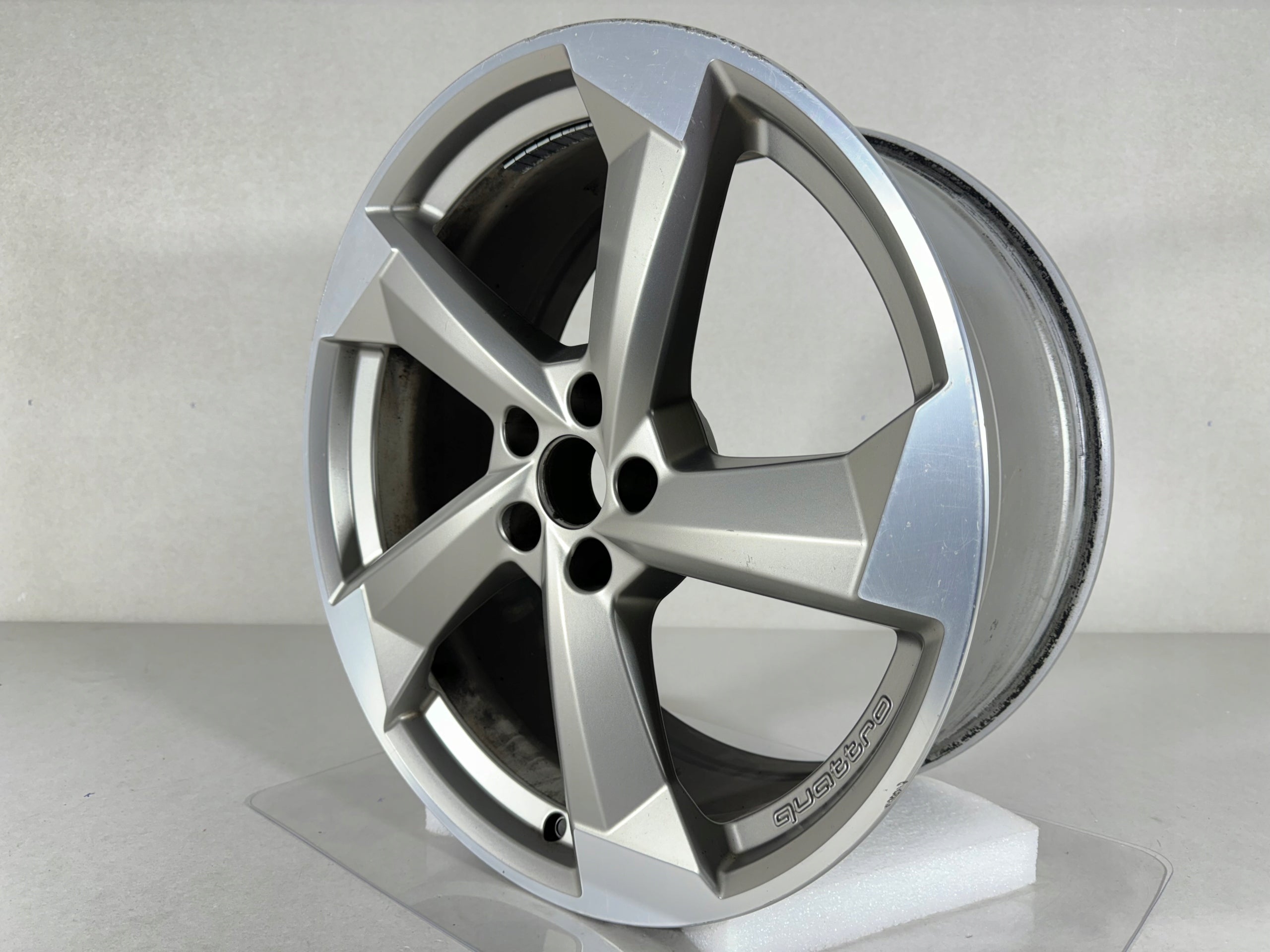 1x Alu Felge Audi A8 S8 Aluminum rim 20 Zoll 9.0J 5x112 37ET 4H0601025DB